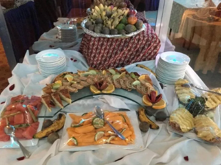 Restaurant/places to eat in Hotel Karisimbi