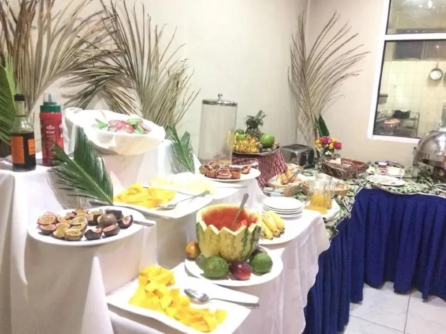 Restaurant/places to eat in Hotel Karisimbi