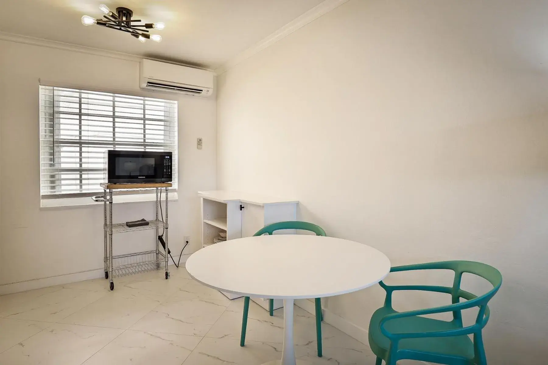 Deluxe Double Room with Bath in La Mer Suites Deluxe Double Room with Bath in La Mer Suites