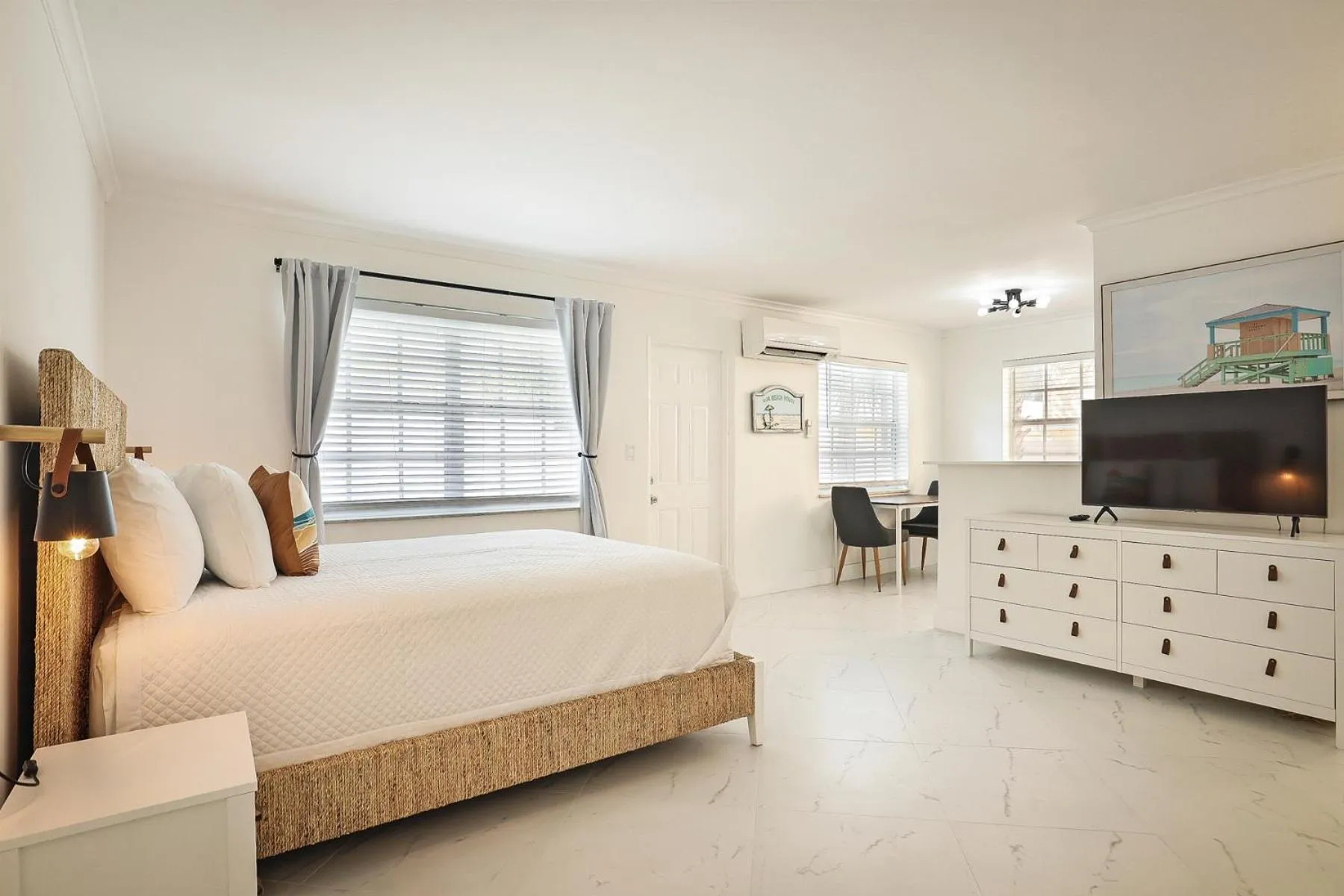 Bed in La Mer Suites