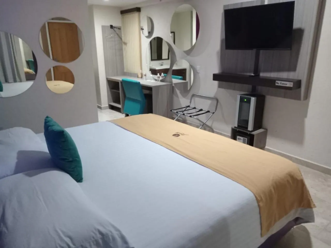 Bed in Hotel Yahalis