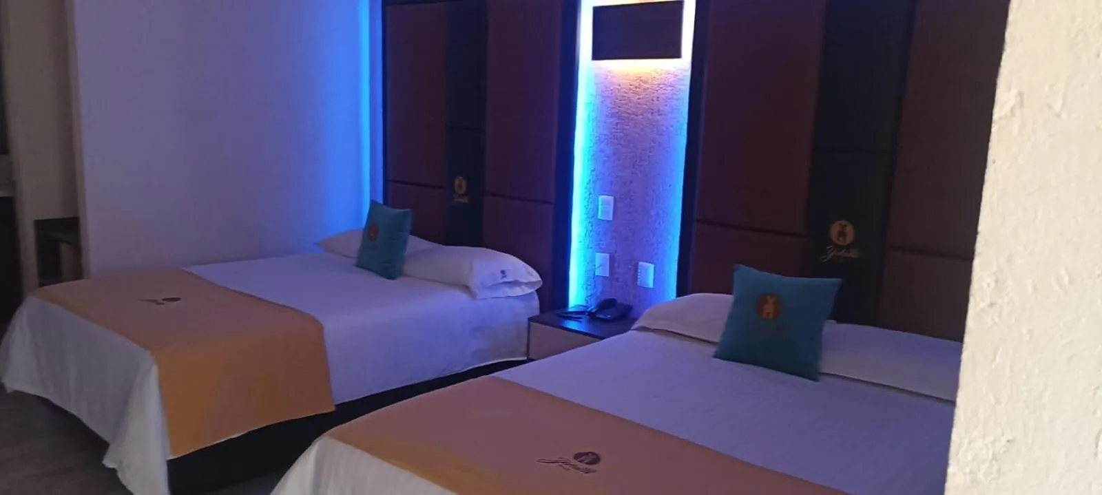 Bed in Hotel Yahalis