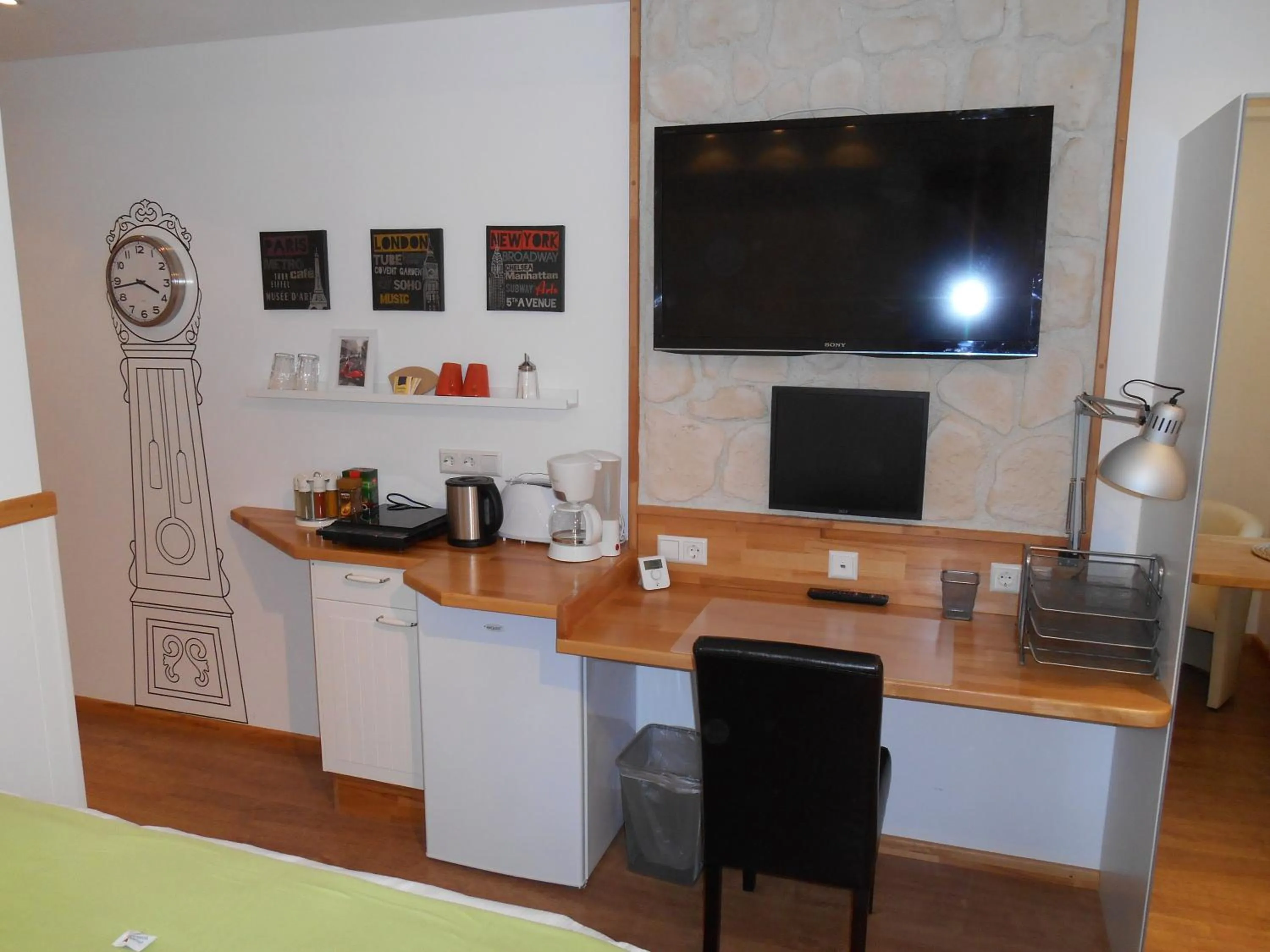 Decorative detail in Warum ins Hotel