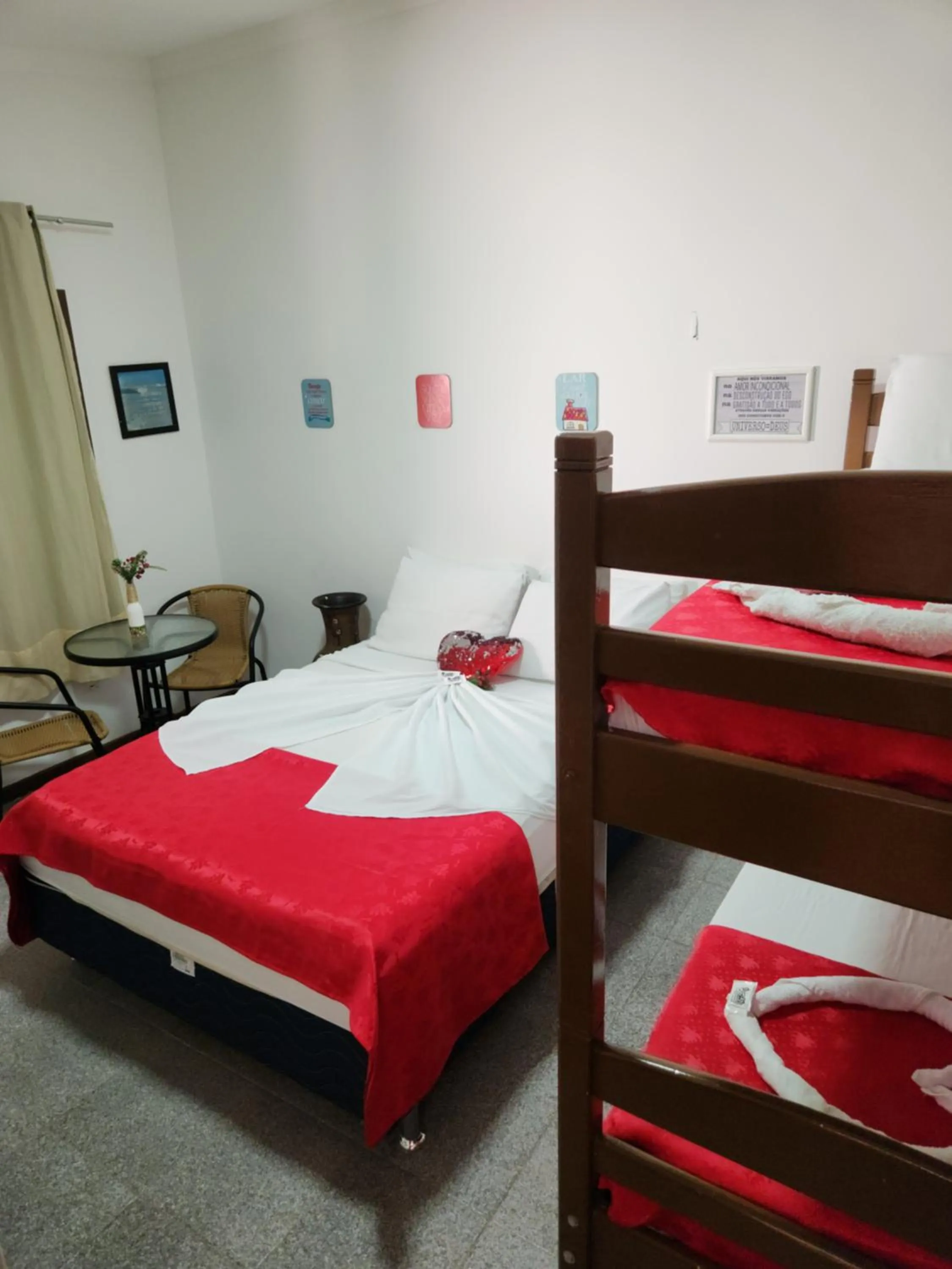 Photo of the whole room, Bed in Pousada Flor Dália