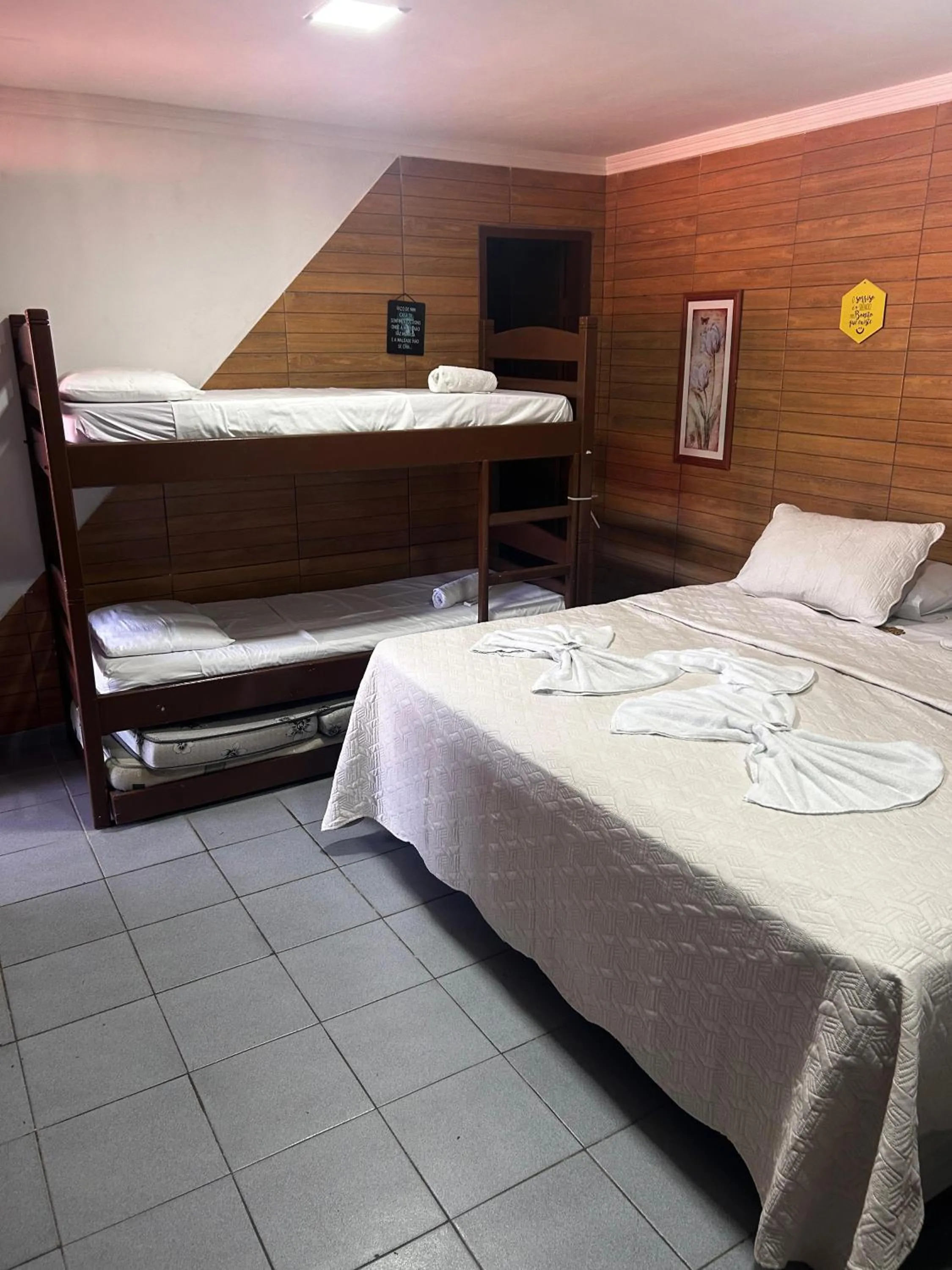 Photo of the whole room, Bed in Pousada Flor Dália