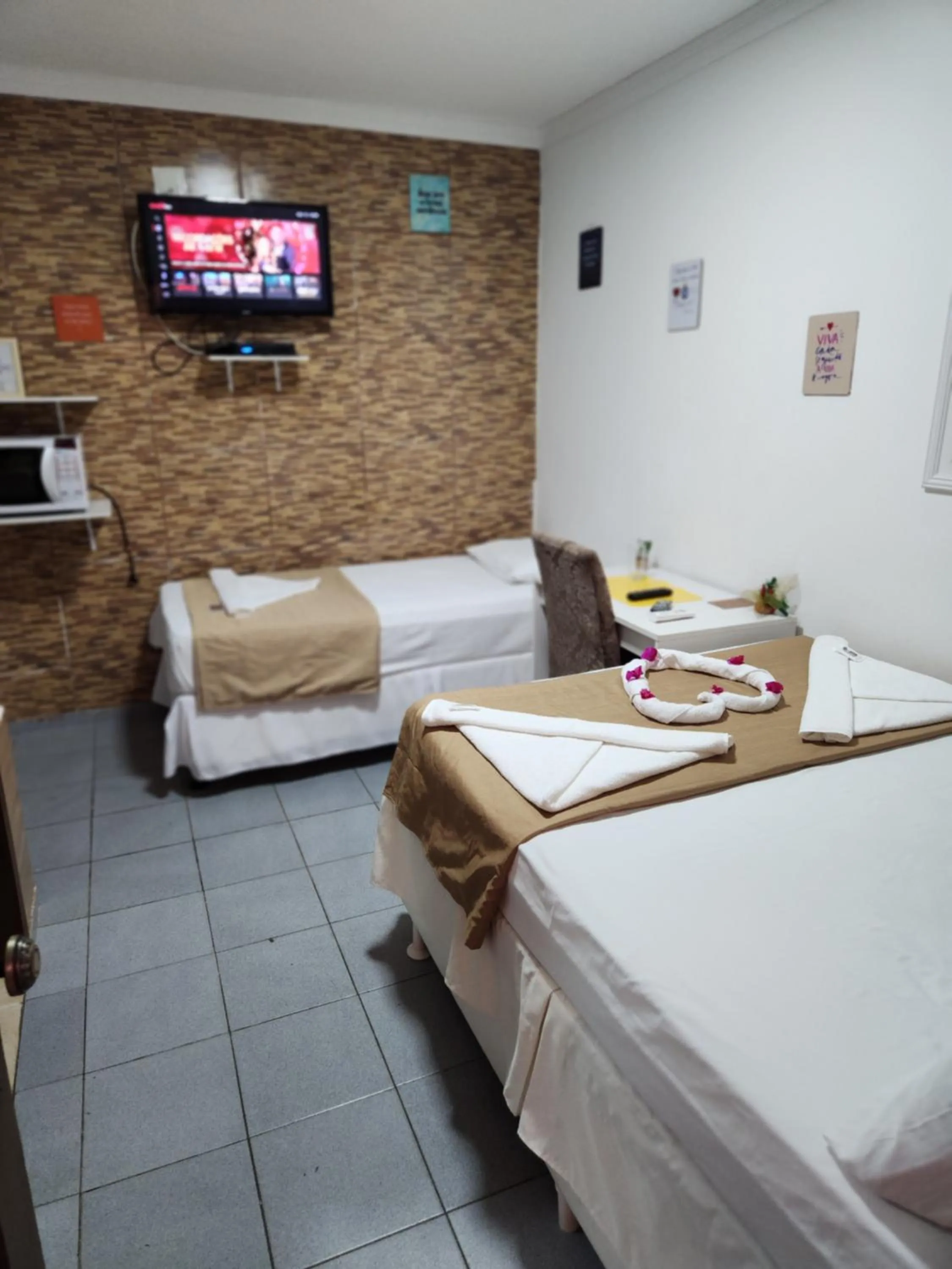 Photo of the whole room, Bed in Pousada Flor Dália