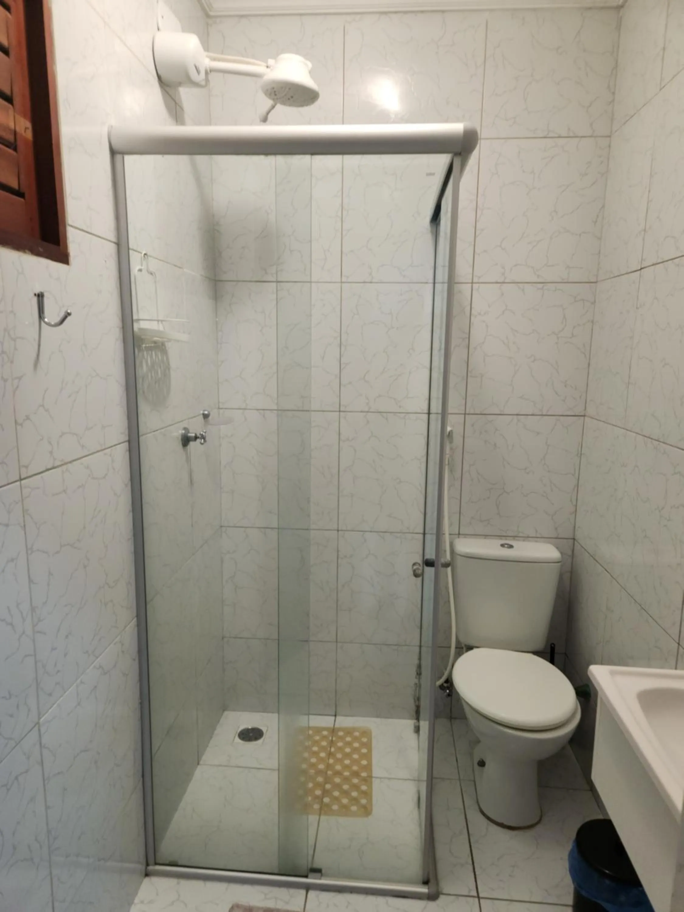 Shower in Pousada Flor Dália