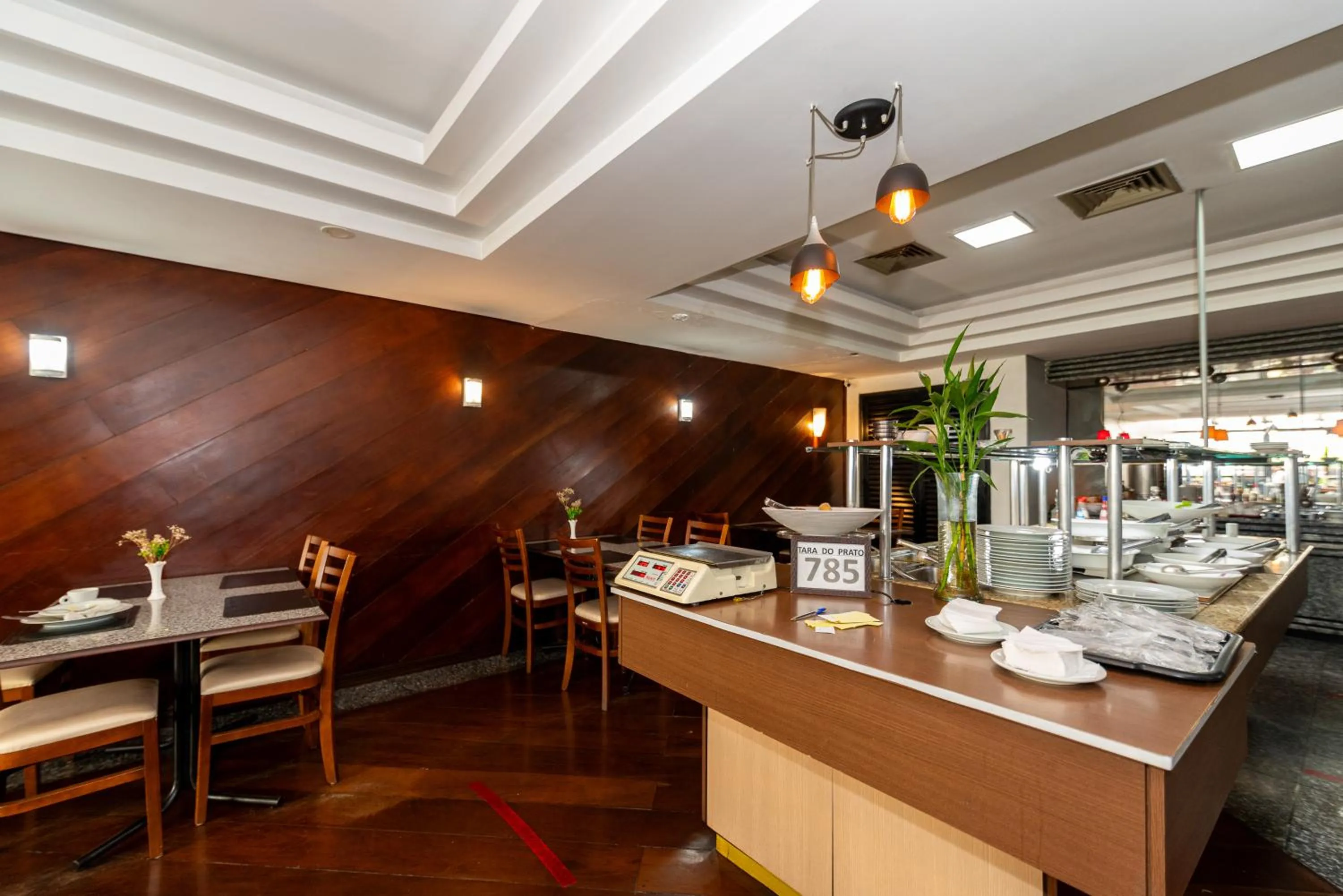 Restaurant/places to eat in Metropolitan Flats