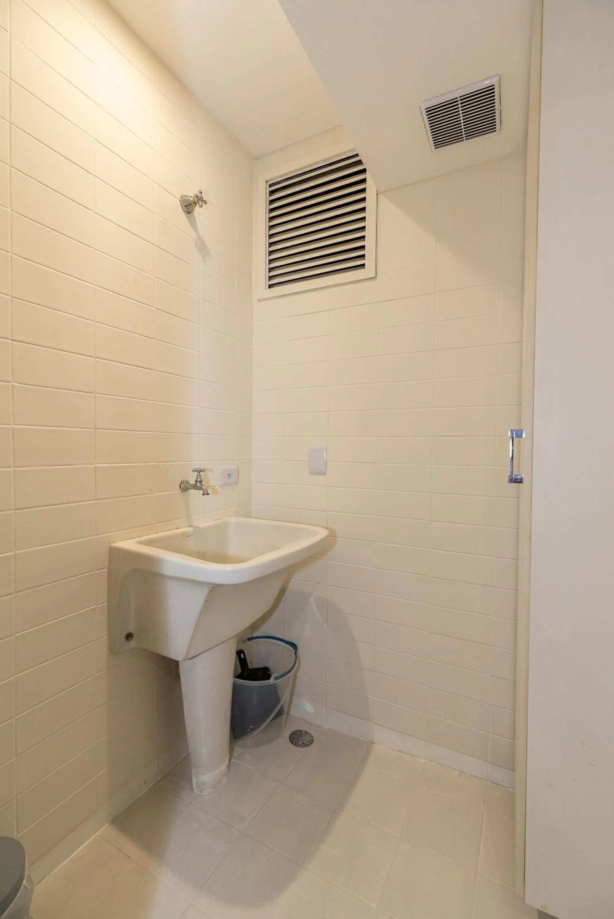 laundry in Metropolitan Flats