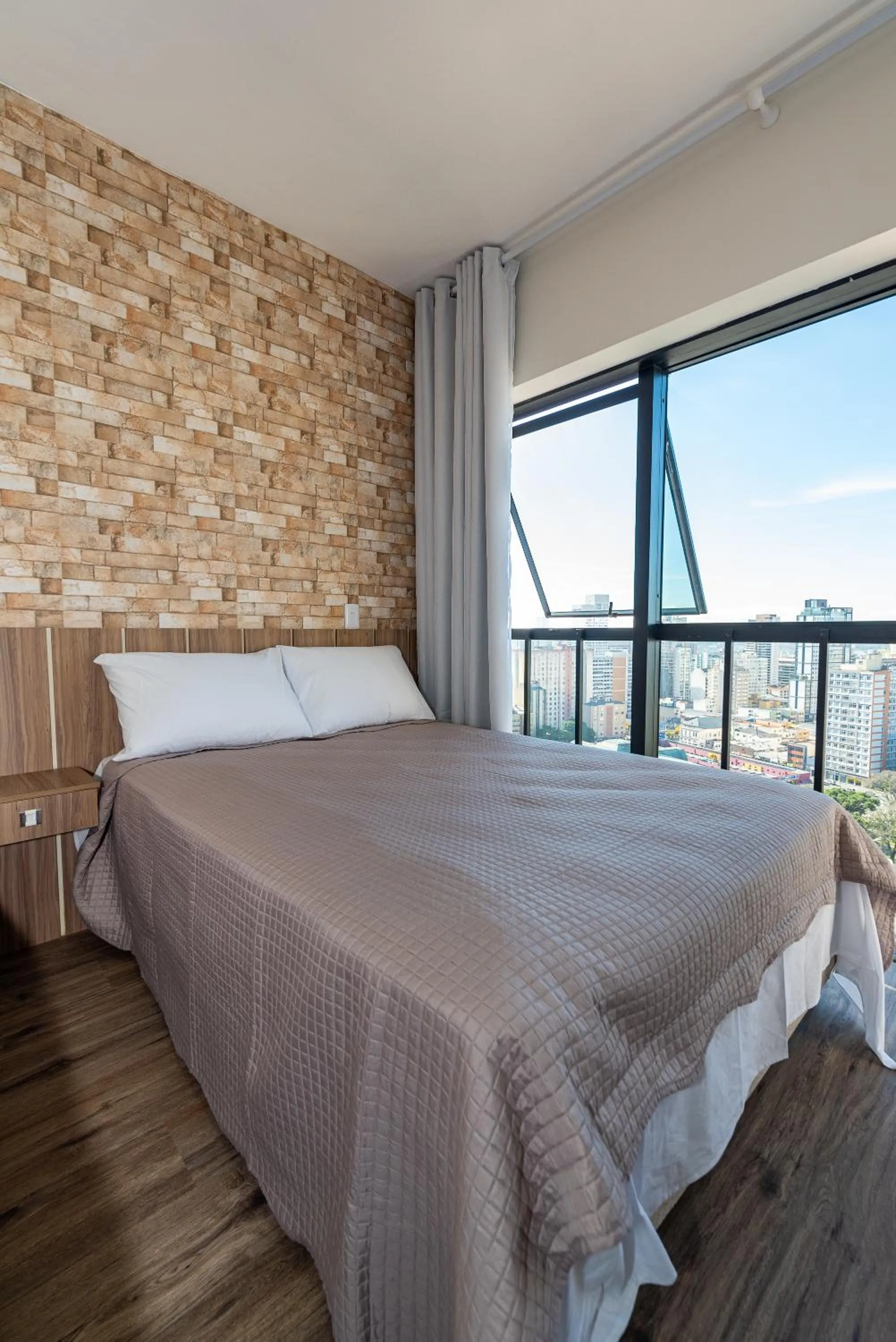 Bedroom, Bed in Metropolitan Flats