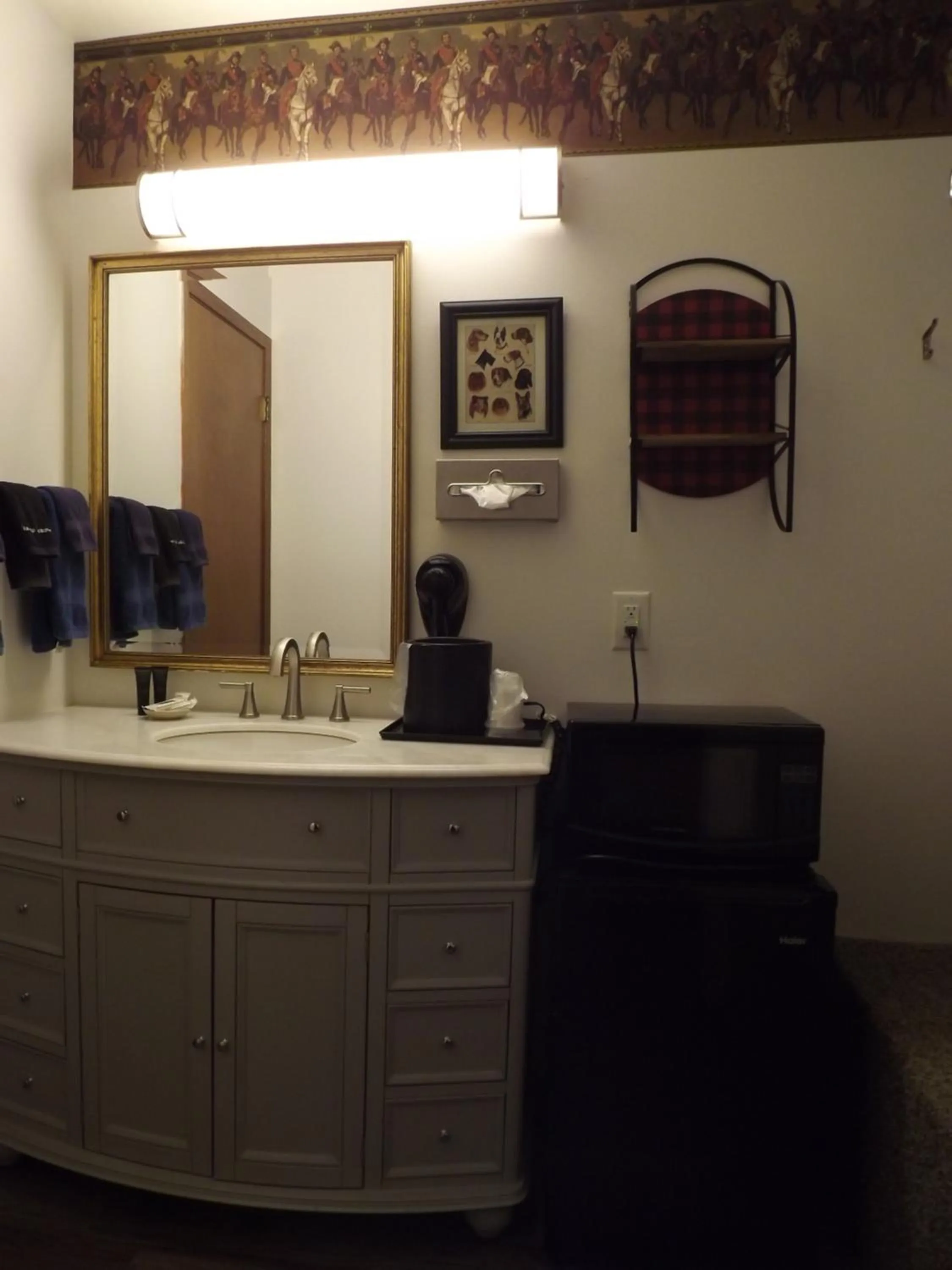 Bathroom in Crest Country Inn