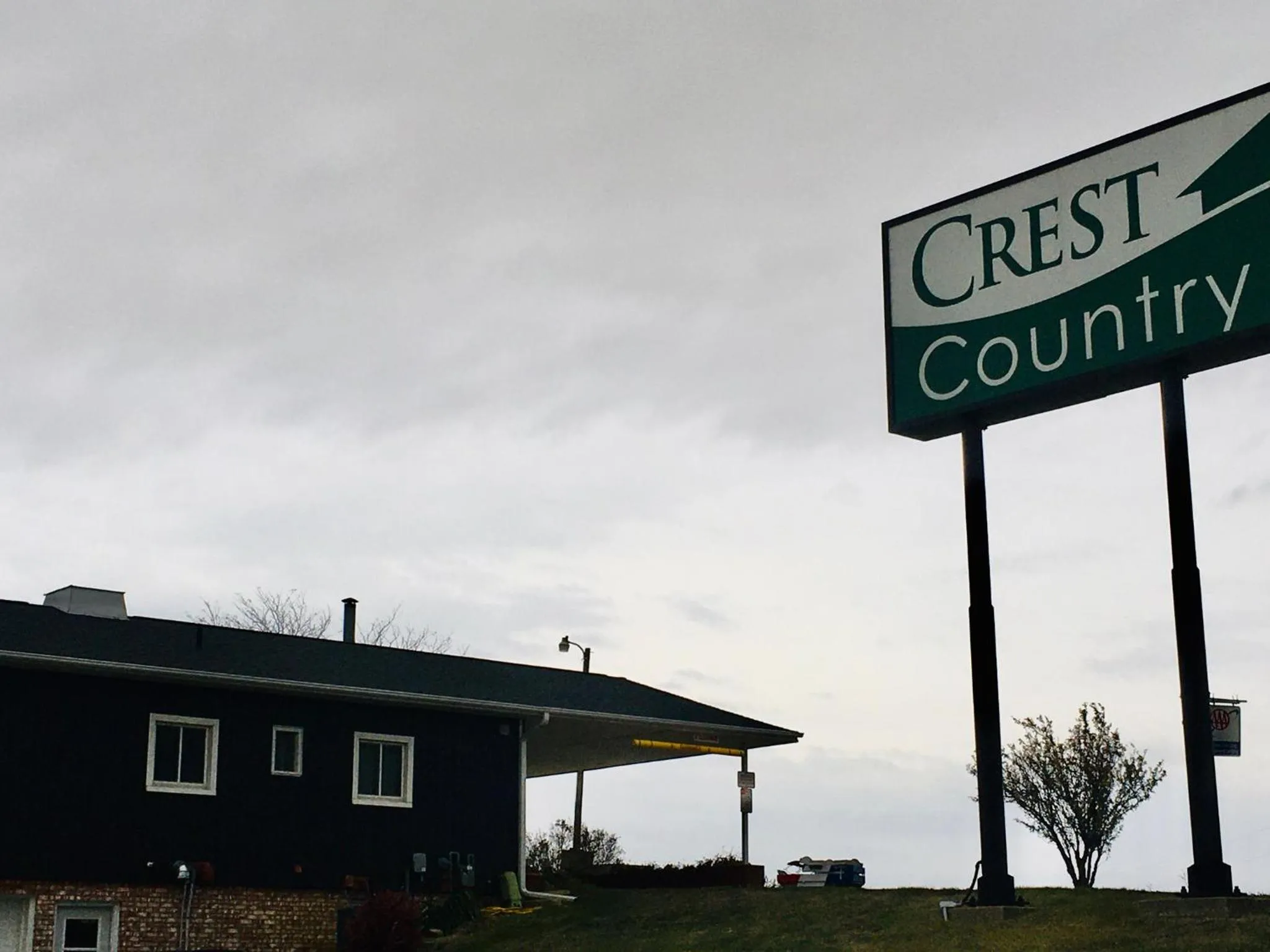 Property building in Crest Country Inn