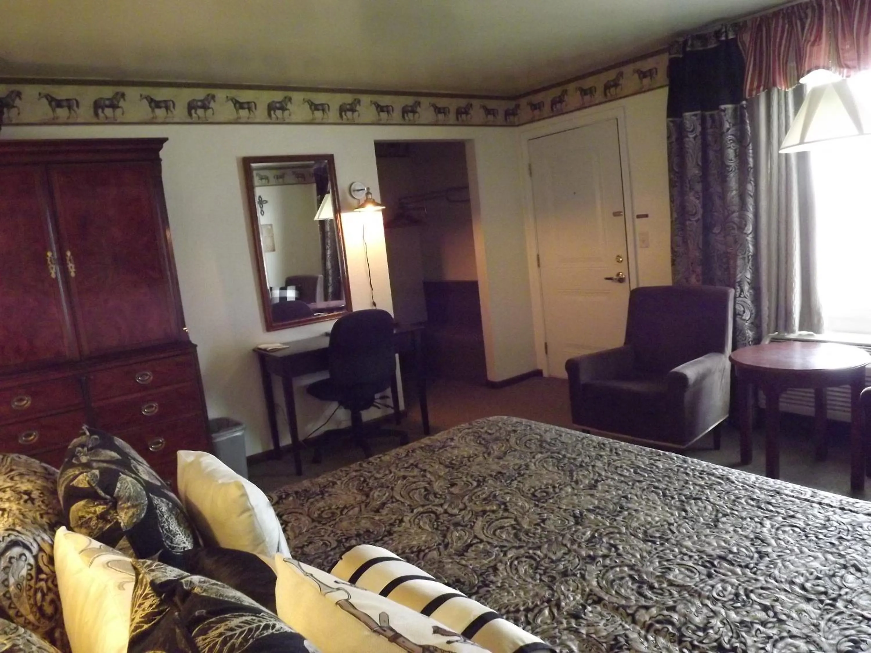 Seating area in Crest Country Inn