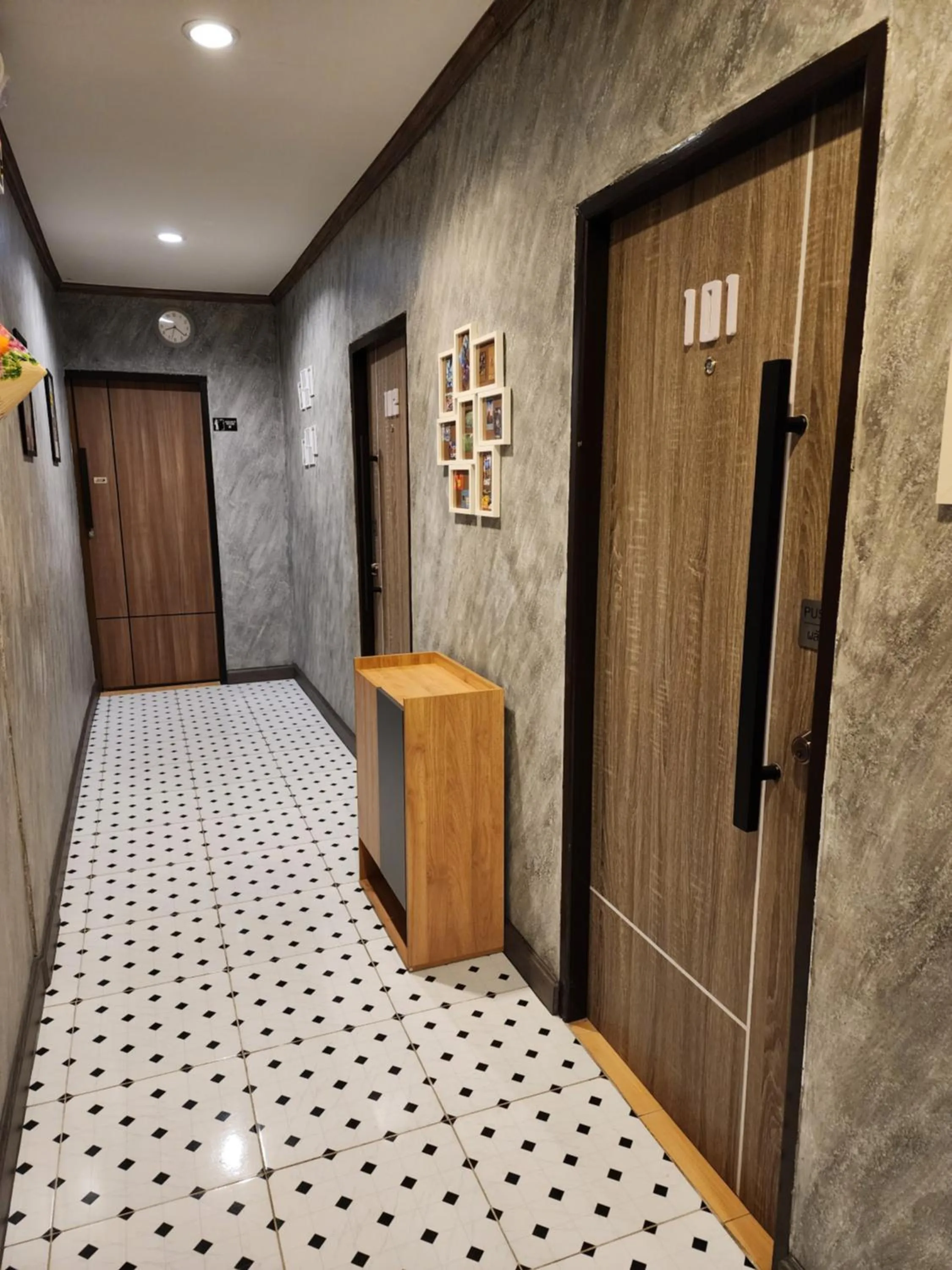 Decorative detail in The Travellers House - Pet Friendly Accommodation