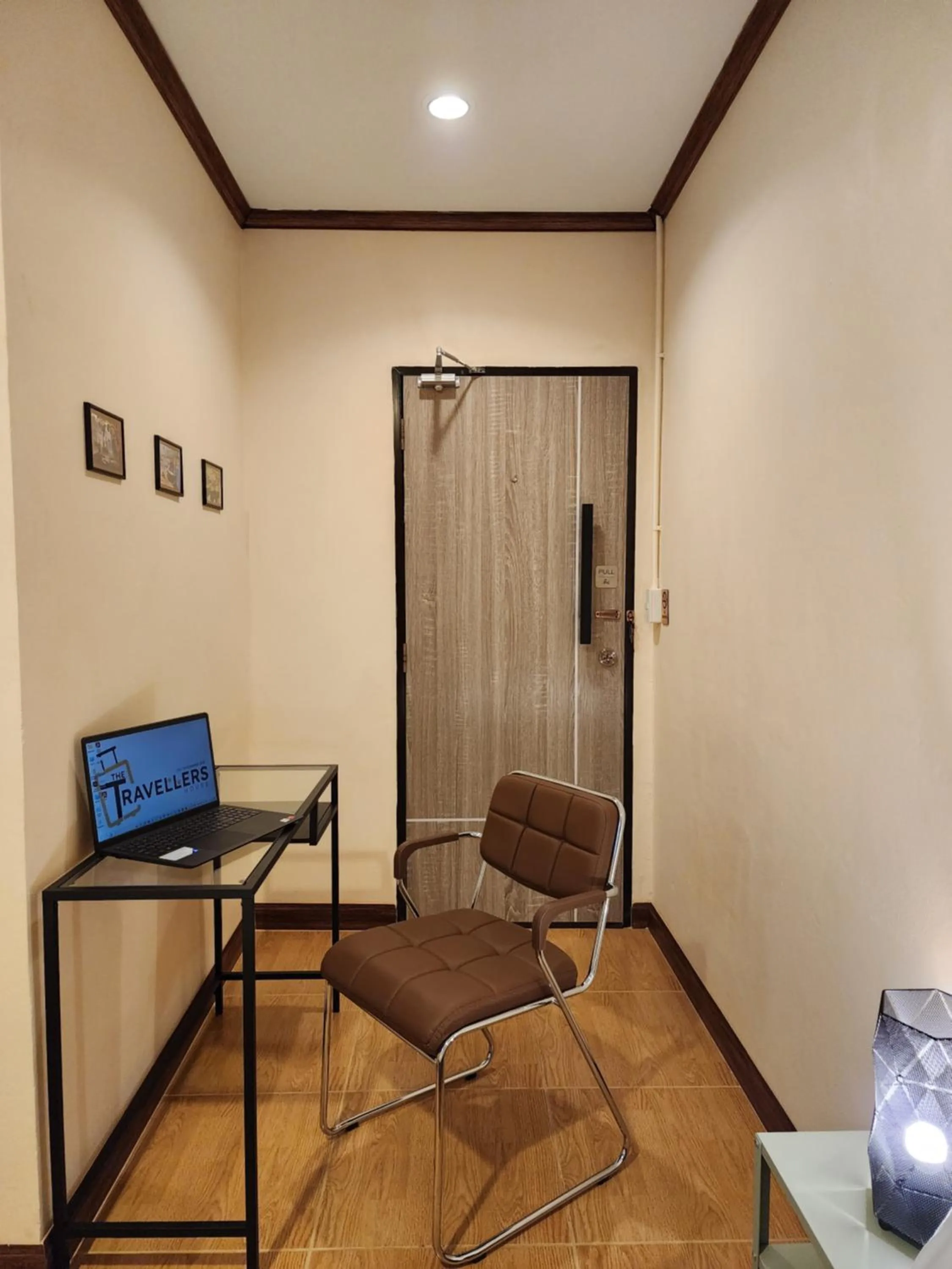 hair dresser in The Travellers House - Pet Friendly Accommodation