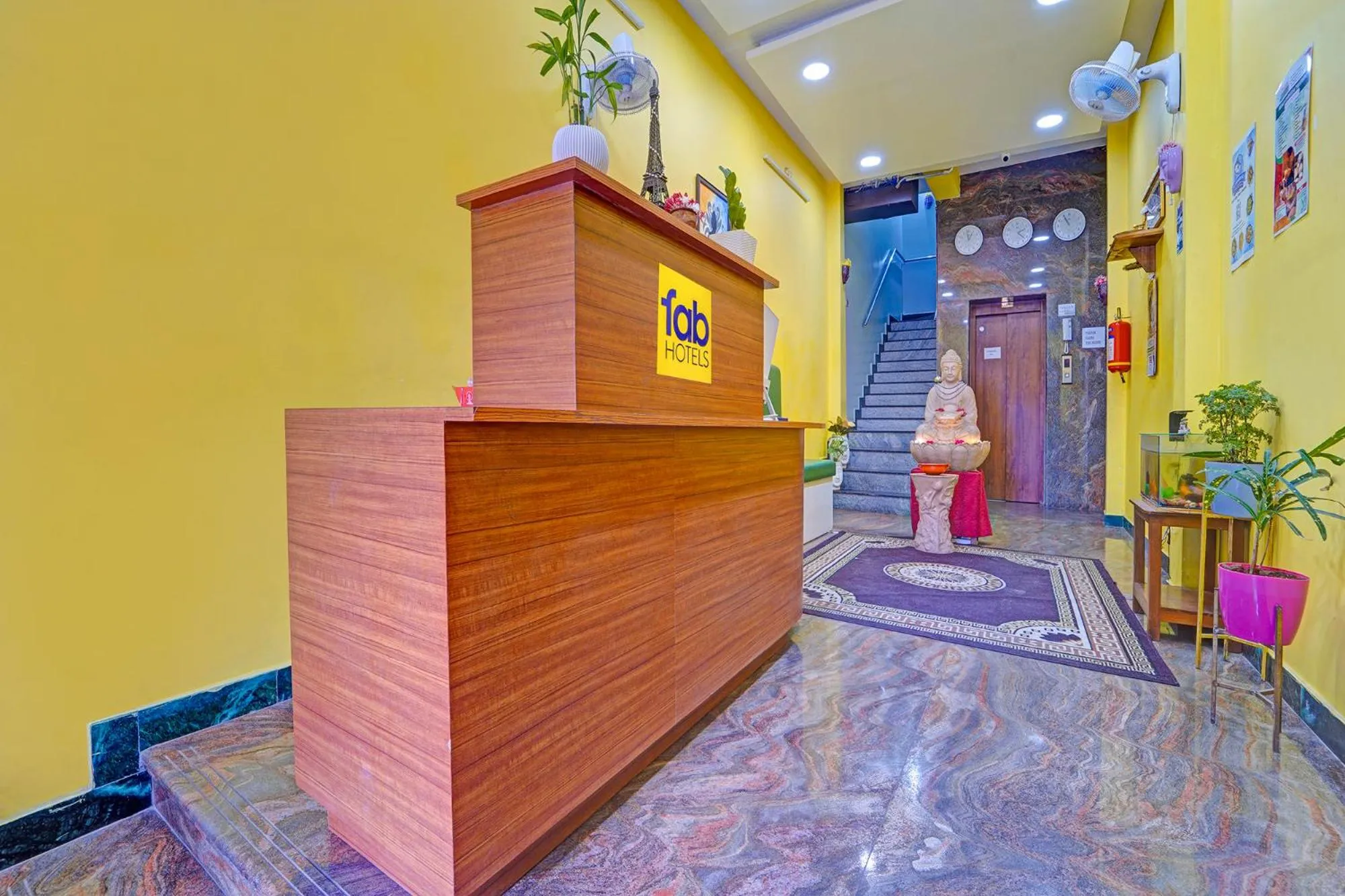 Lobby or reception in FabHotel Martine's Residency - French Colony, 5 Mins from Rock Beach