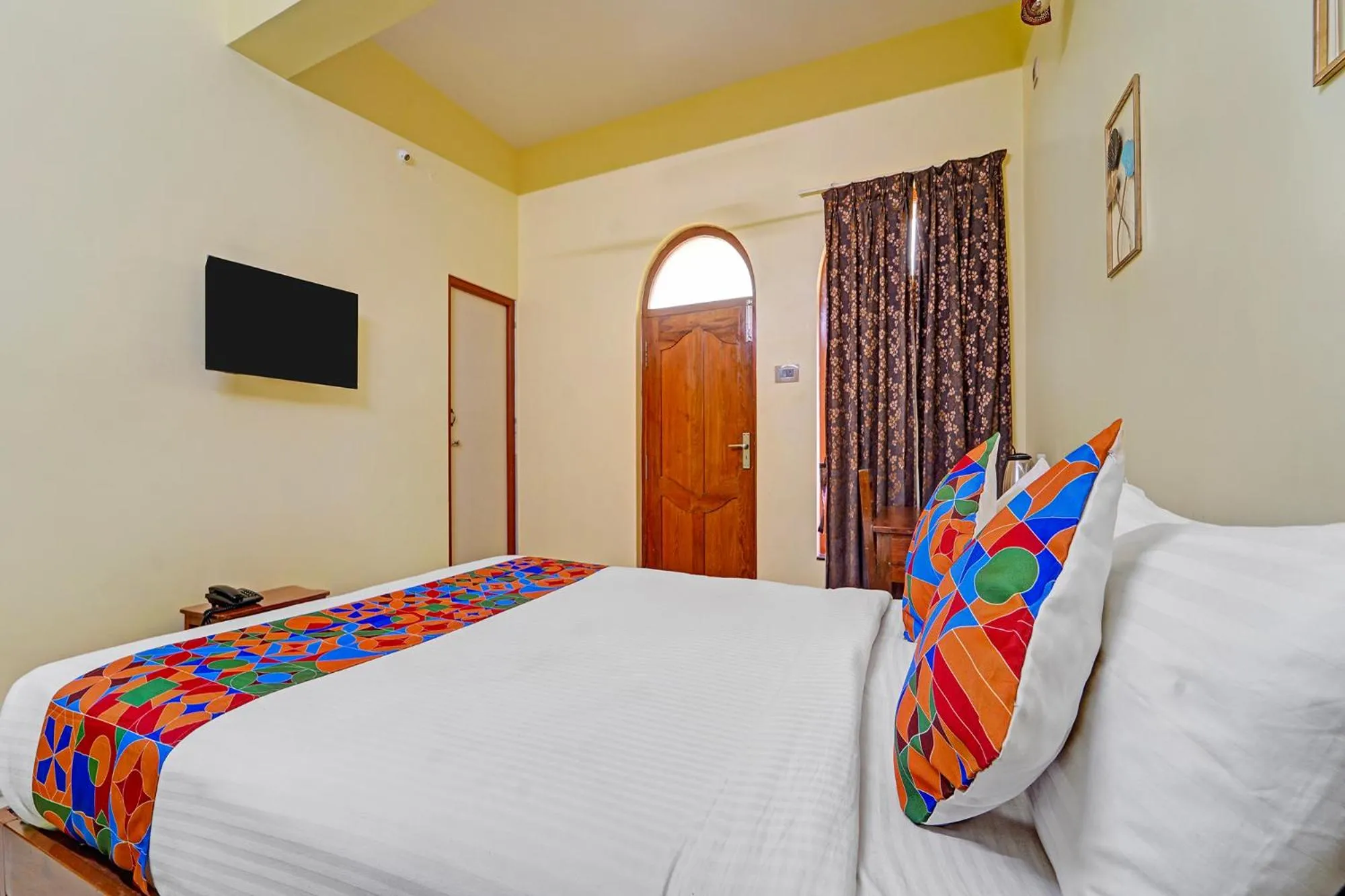 Bed in FabHotel Martine's Residency - French Colony, 5 Mins from Rock Beach