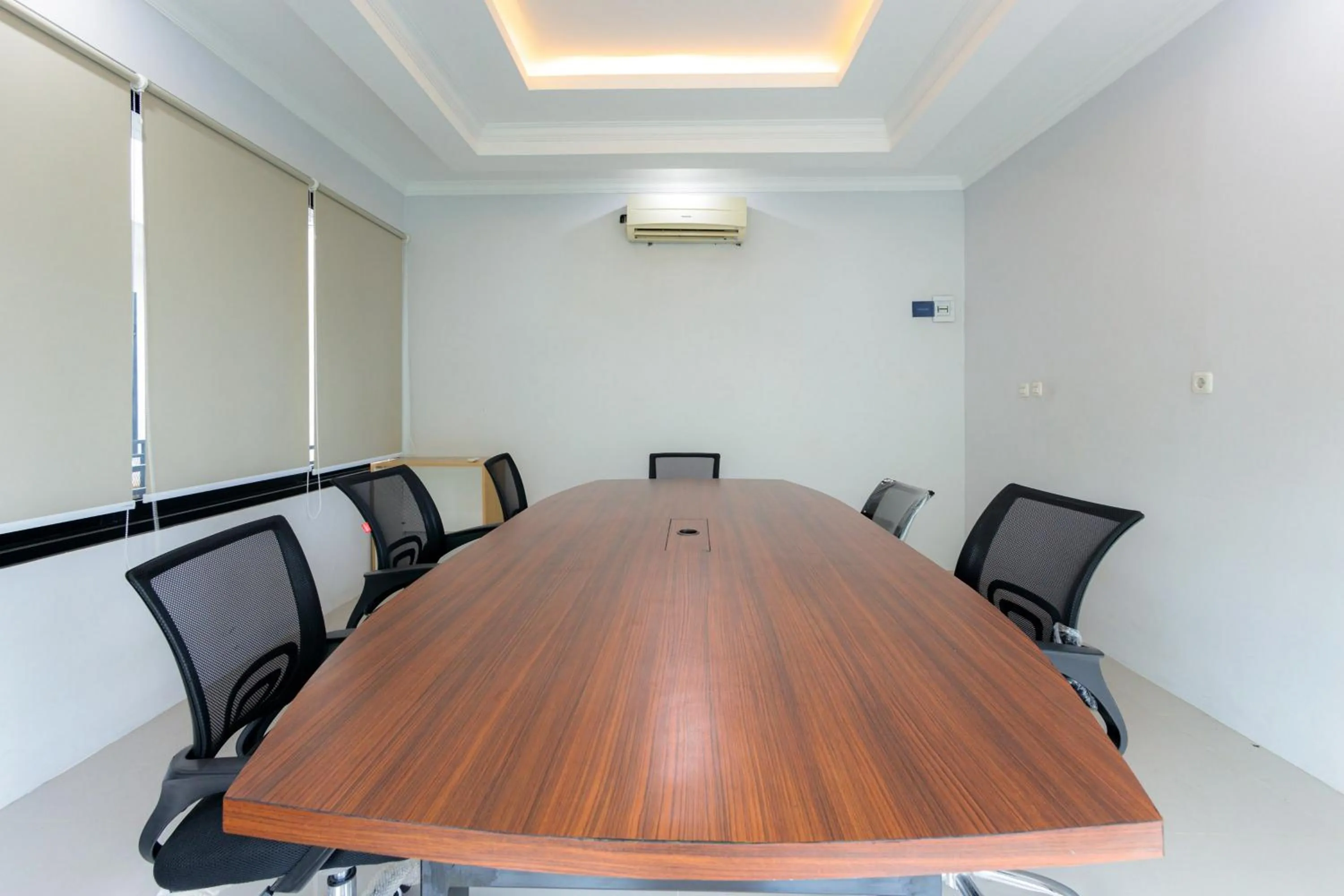 Seating area in D Twinz House Syariah Redpartner