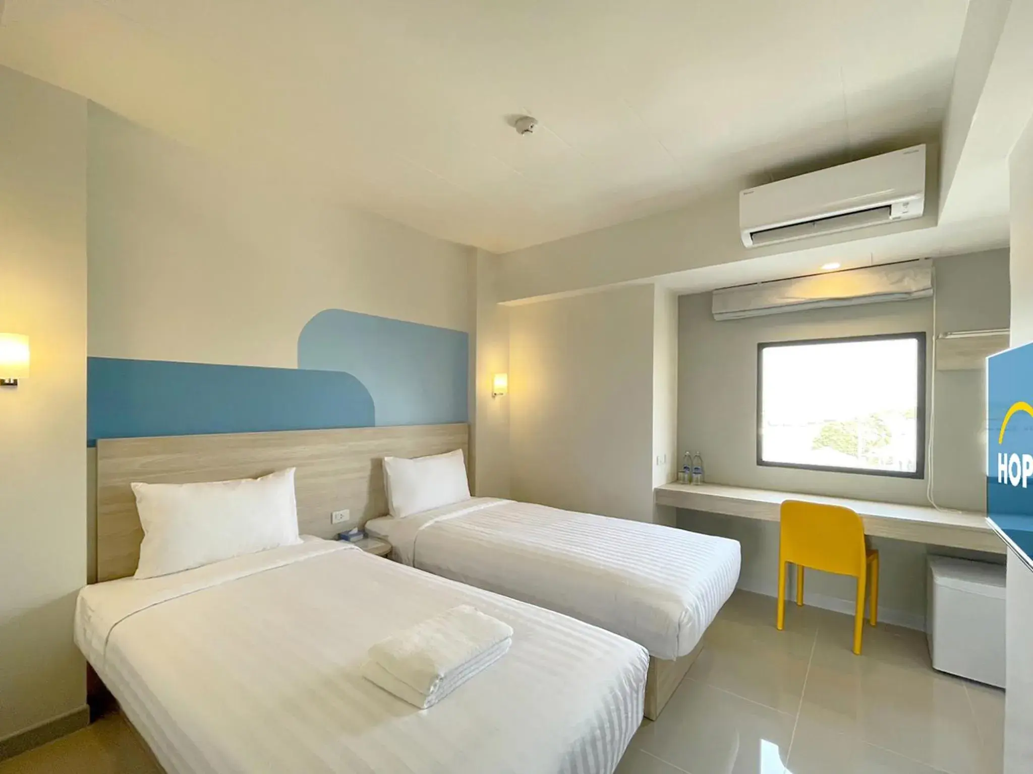 Twin Room with Balcony in HOP INN Ayutthaya Twin Room with Balcony in HOP INN Ayutthaya