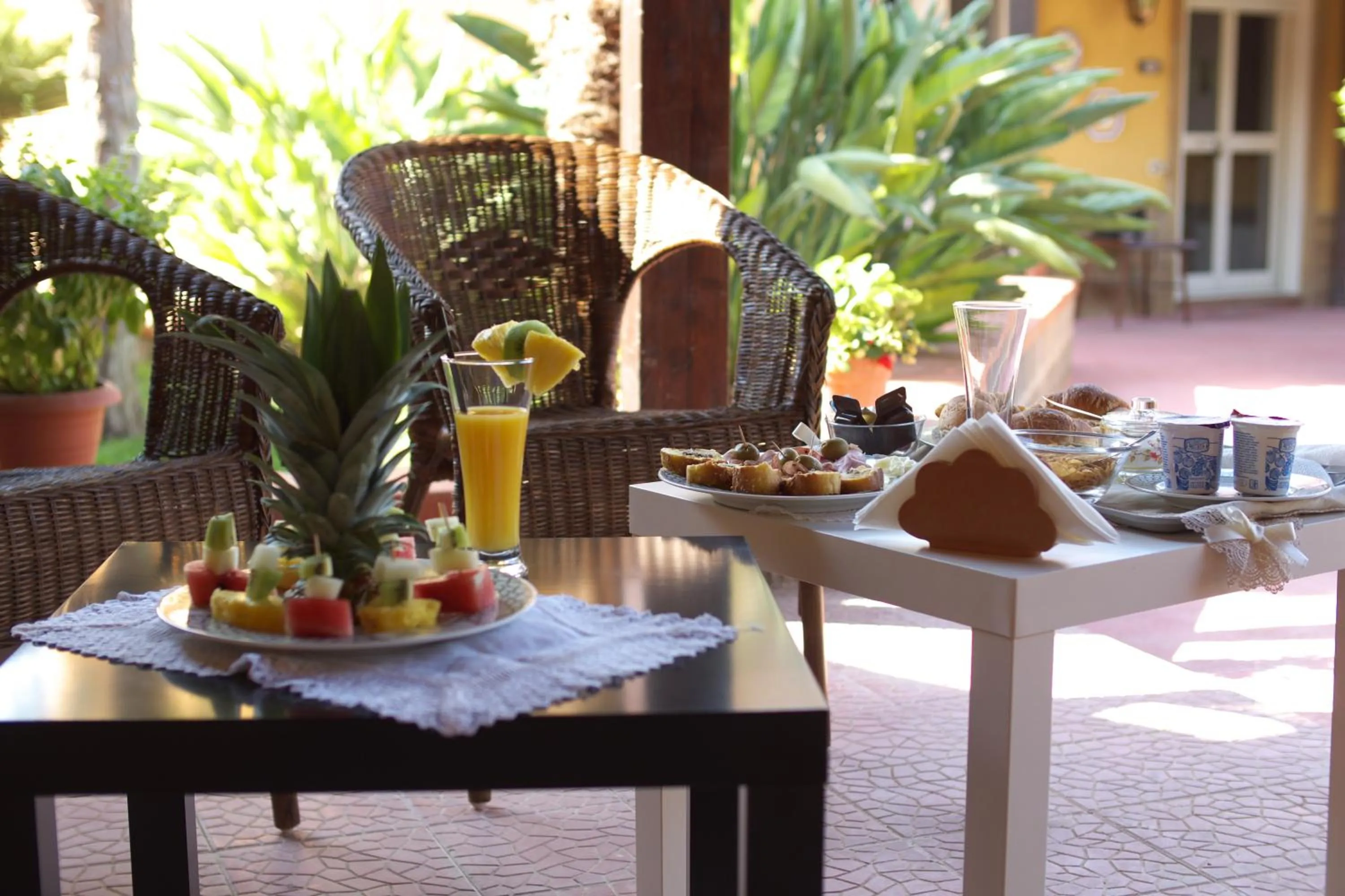 Continental breakfast in Villa Concordia