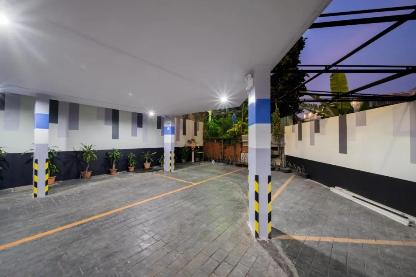 Parking in Metro Link Ratchada Hotel