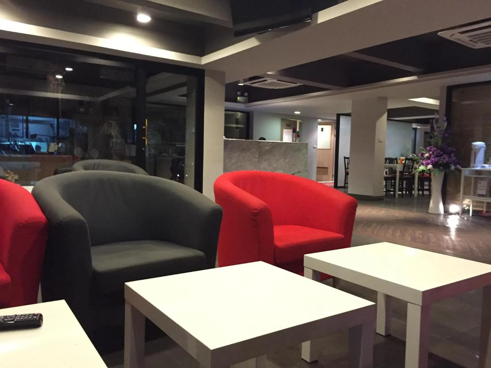 Seating area in Metro Link Ratchada Hotel