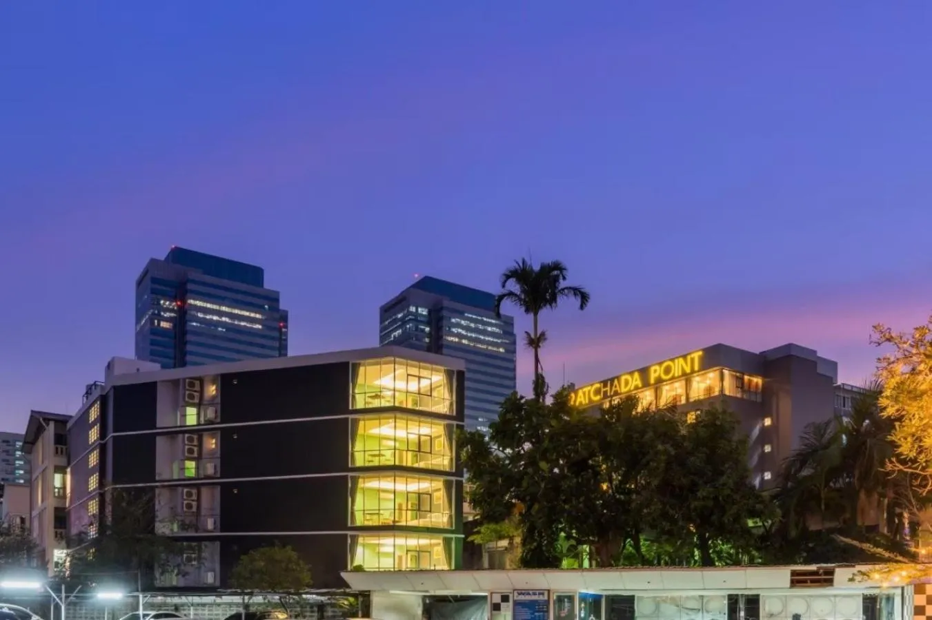 Property building in Metro Link Ratchada Hotel