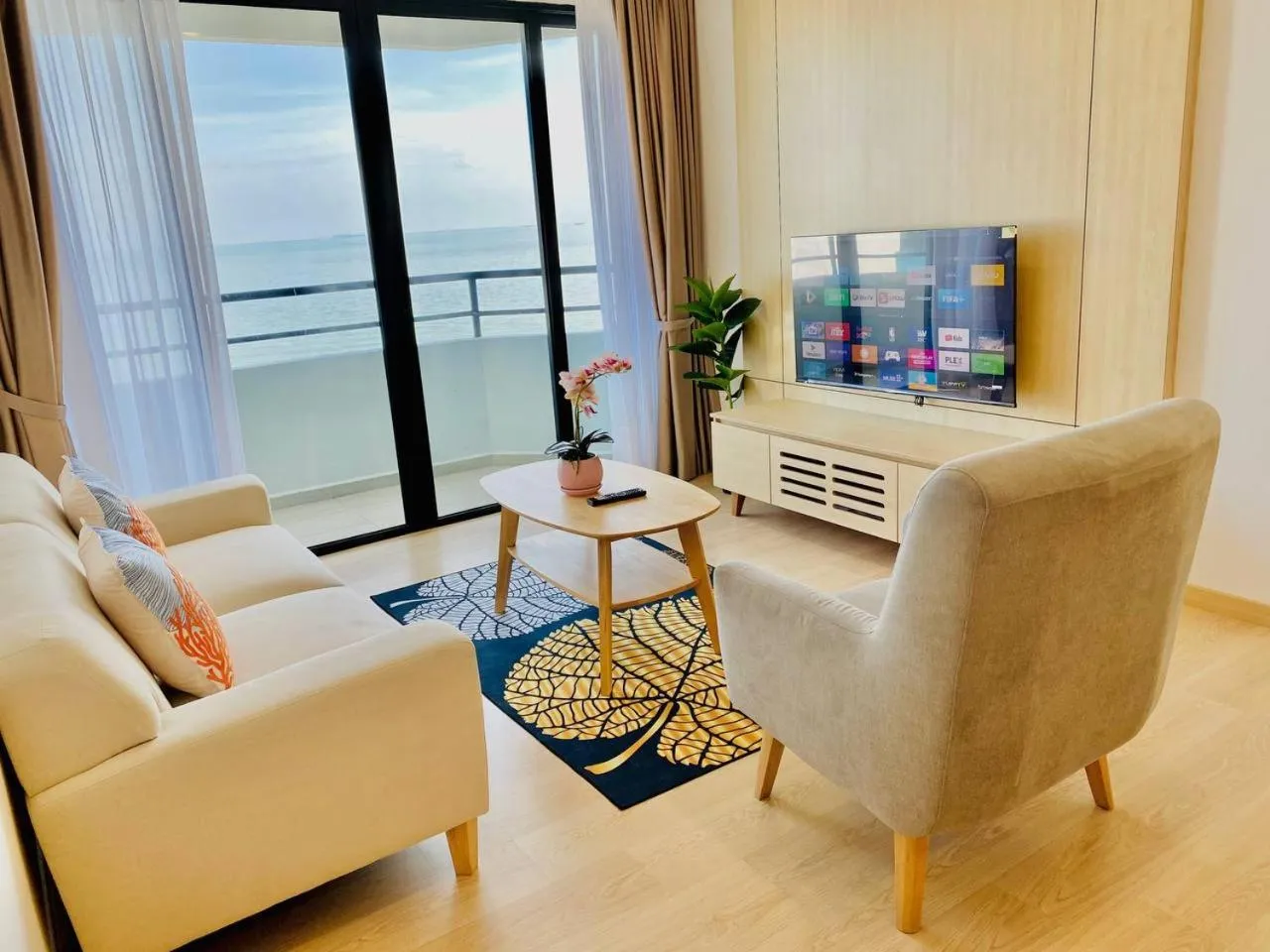 Three-Bedroom Apartment with Sea View in Signature Mutiara Beach Resort by Glex