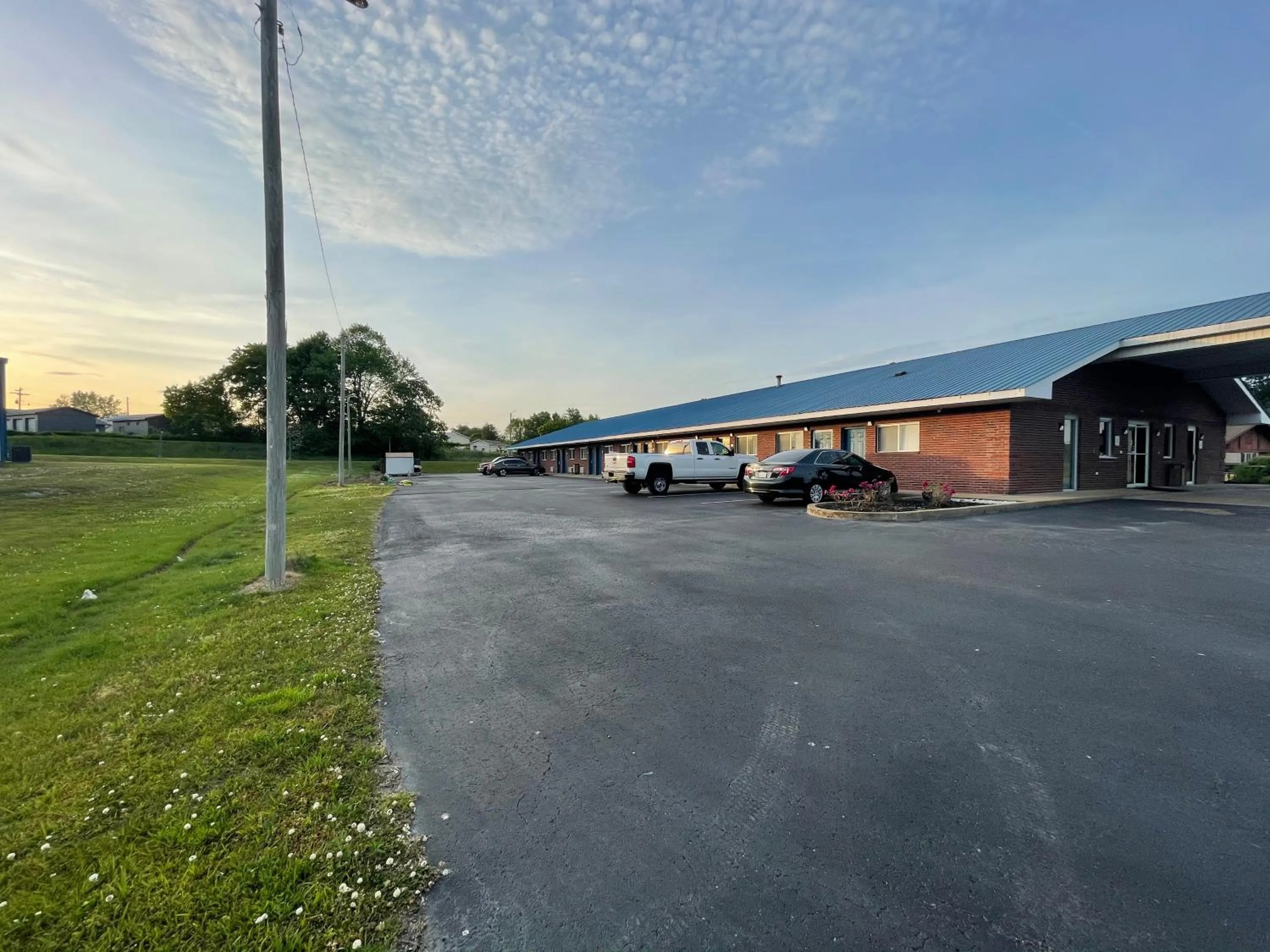 Property building in Embassy Inn - Hohenwald