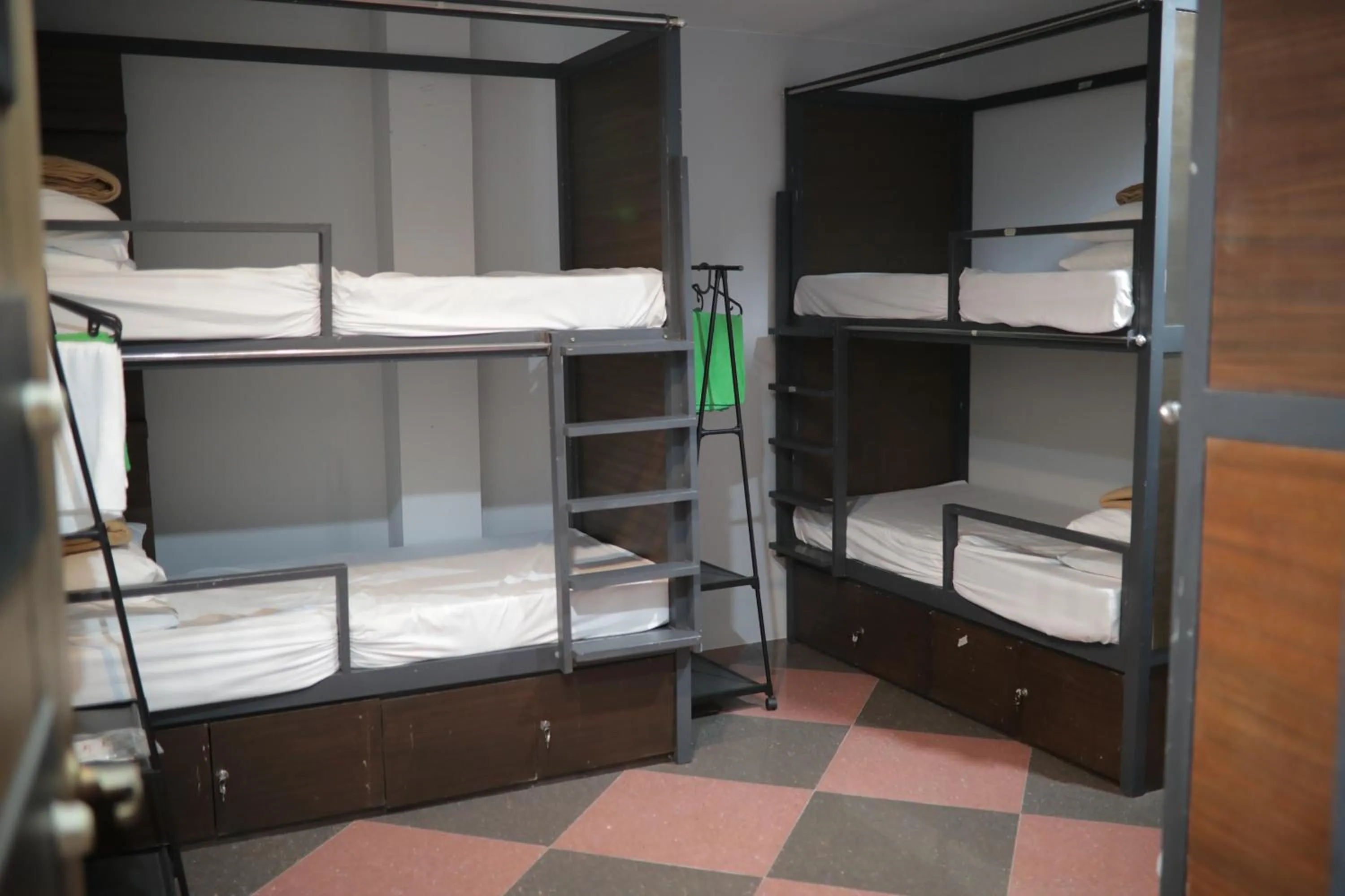 bunk bed, Bed in Cerca Hotel