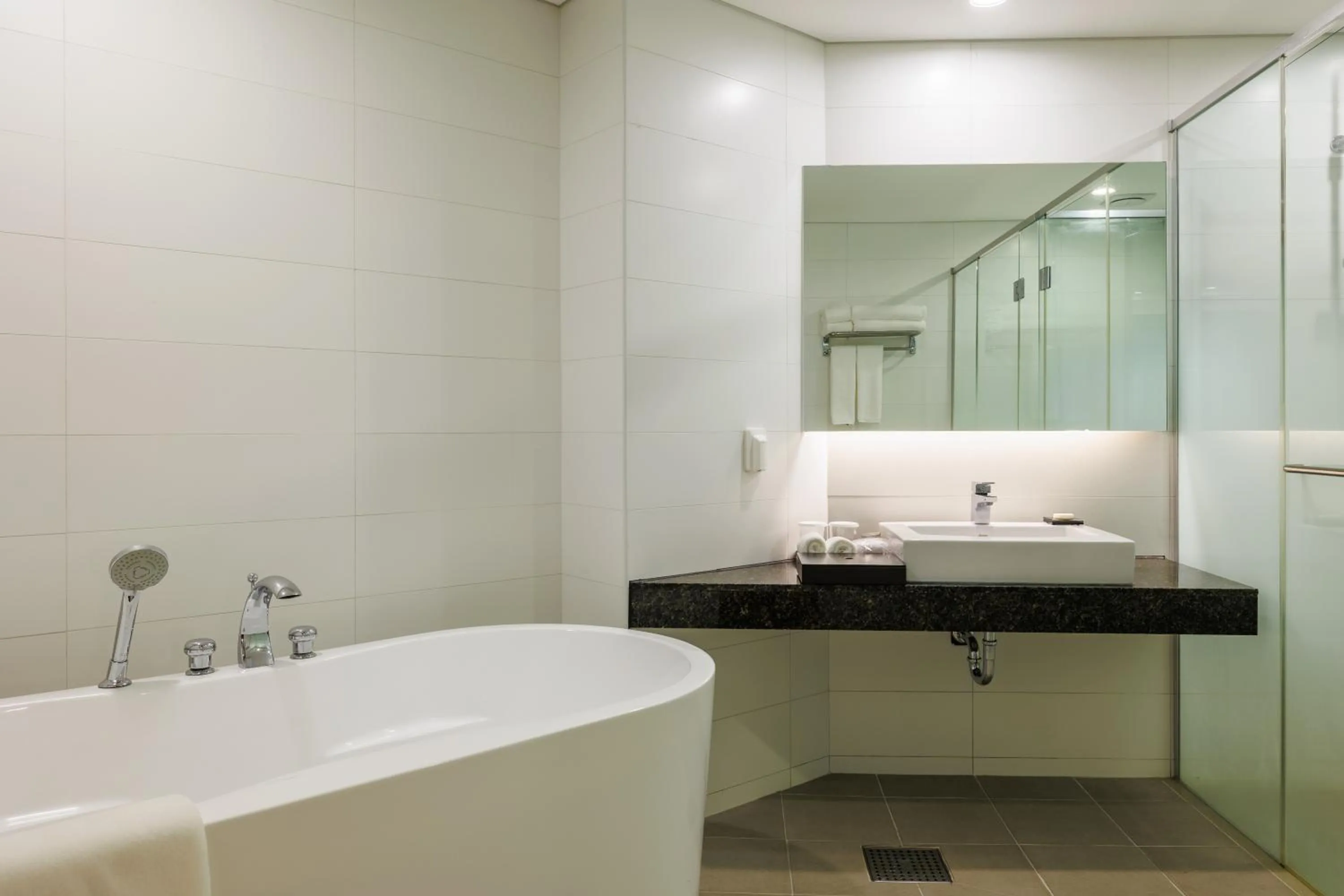 Shower in Hotel Fine Jeju