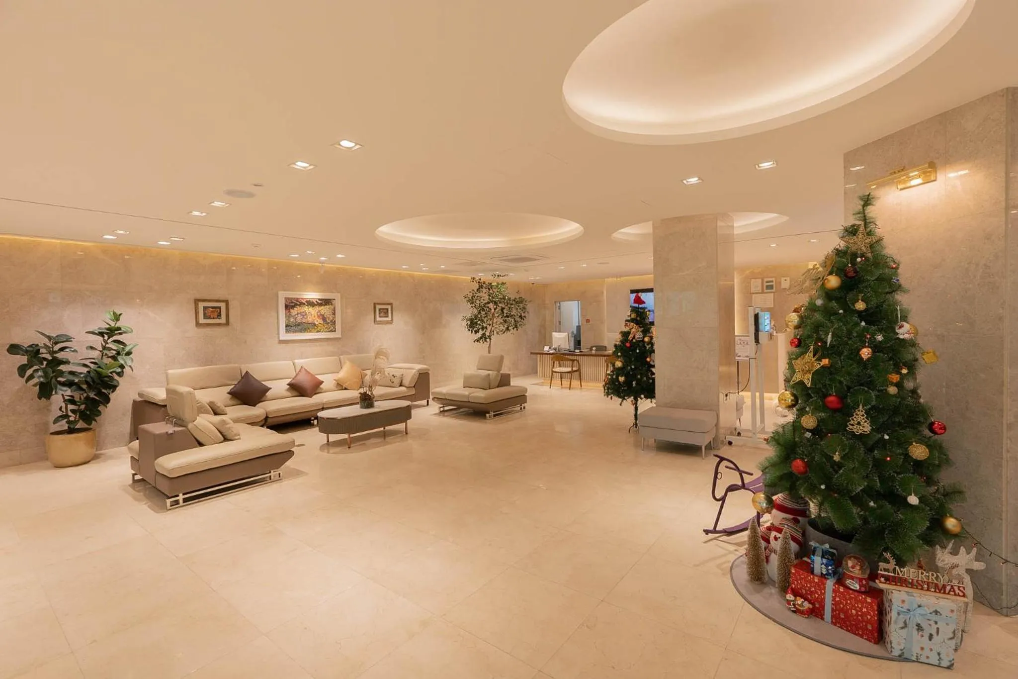 Seating area in Hotel Fine Jeju