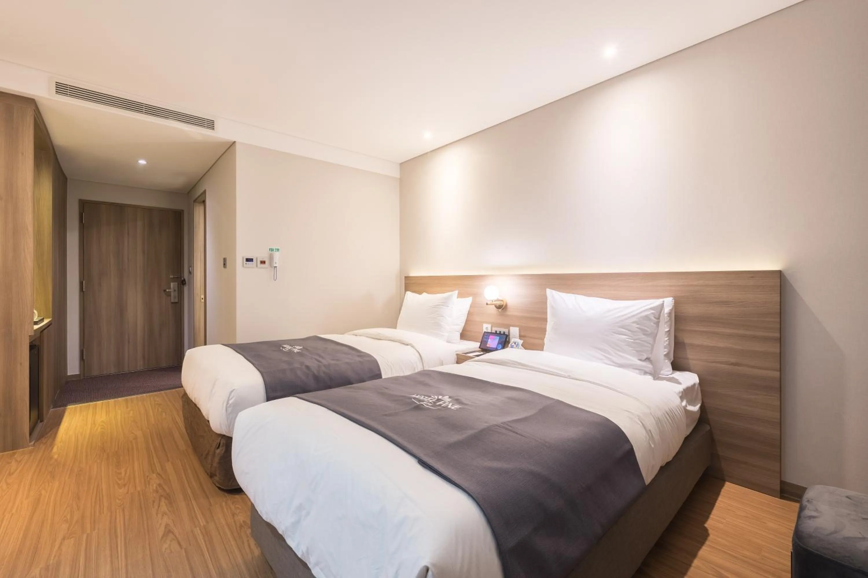 Bedroom, Bed in Hotel Fine Jeju