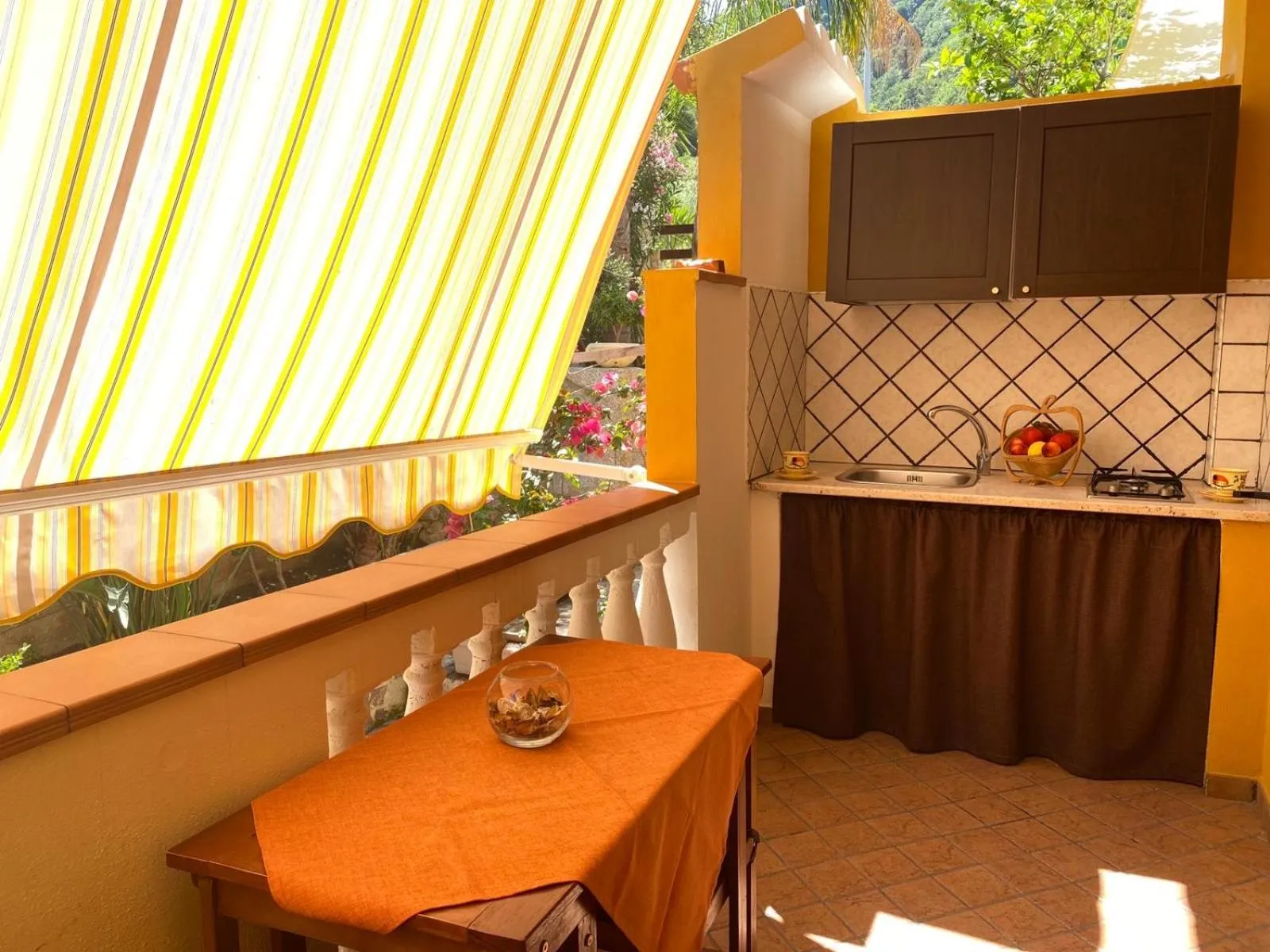 Kitchen or kitchenette in Tropea Casa Scirocco