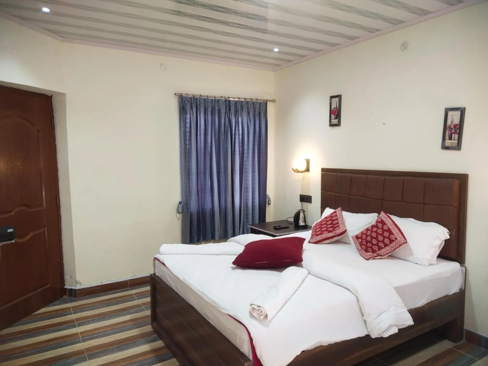 Bedroom, Bed in Blossom Spring