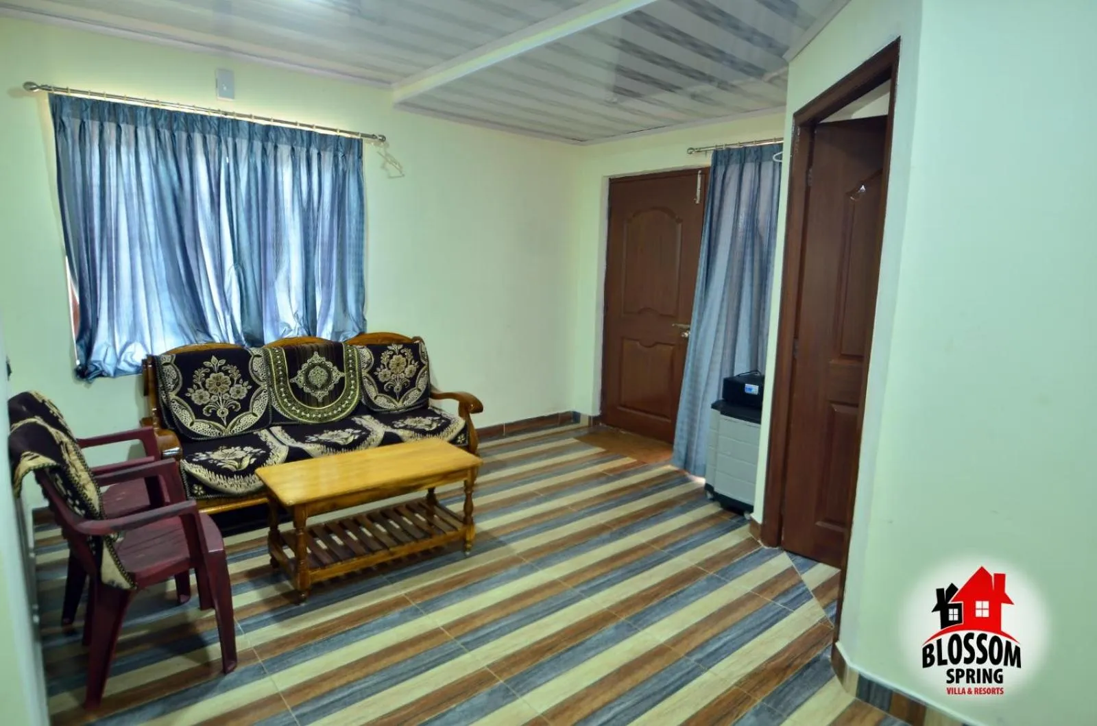 Living room in Blossom Spring