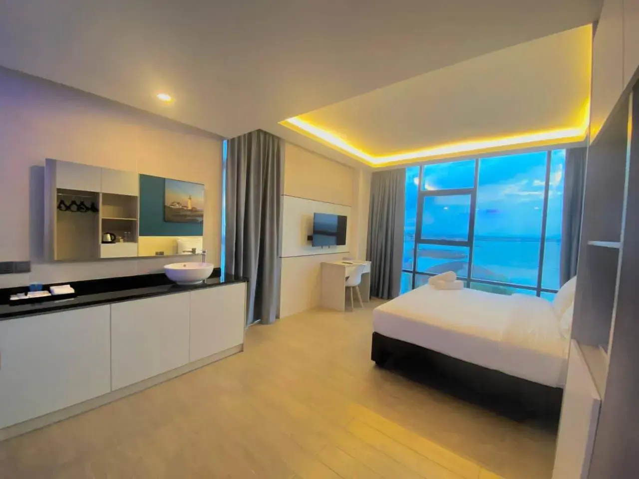 Superior King Room in Lighthouse Hotel Semporna Superior King Room in Lighthouse Hotel Semporna