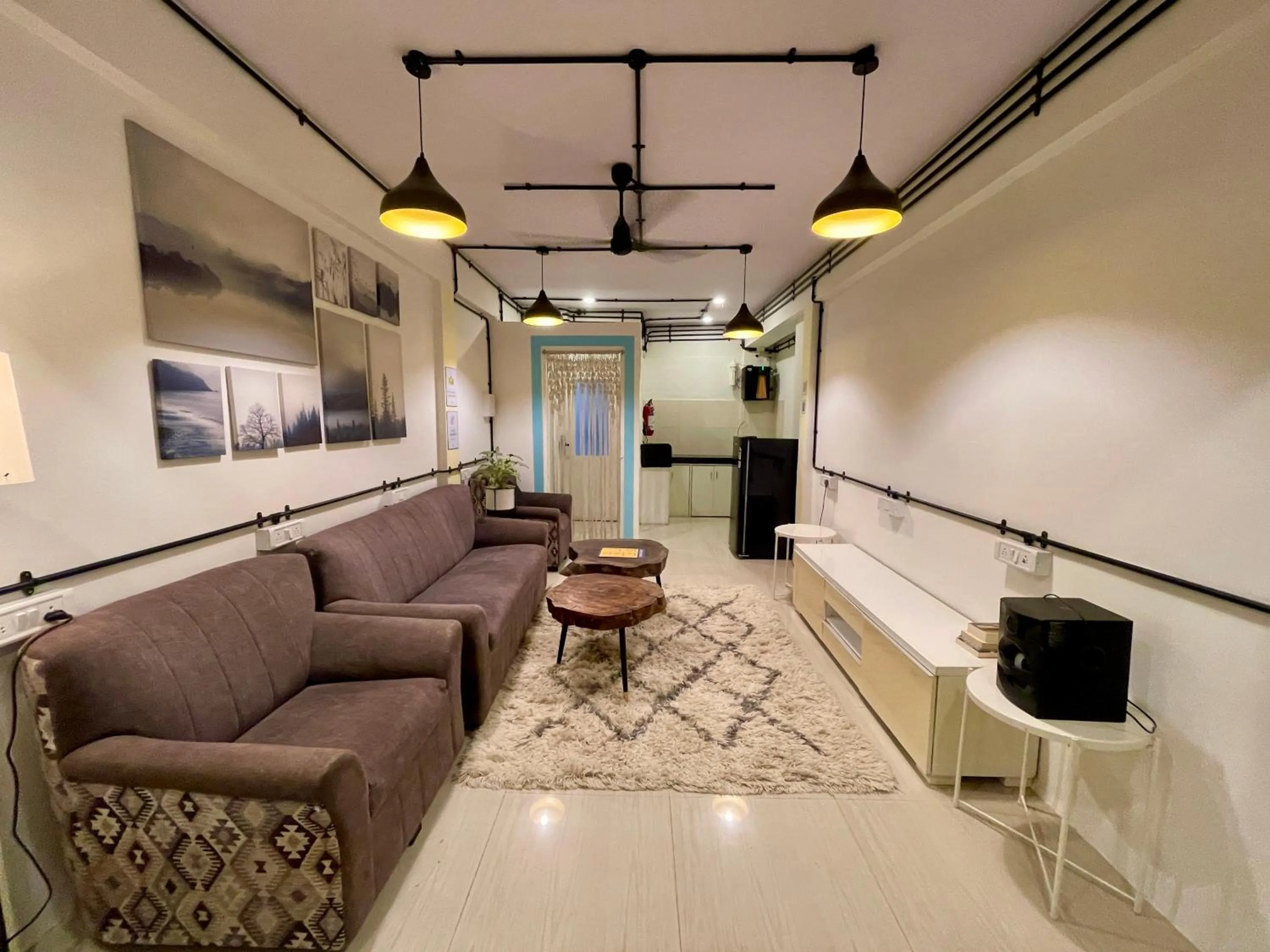 Communal lounge/ TV room in Locomo Hostel Express - Stay Work Eat