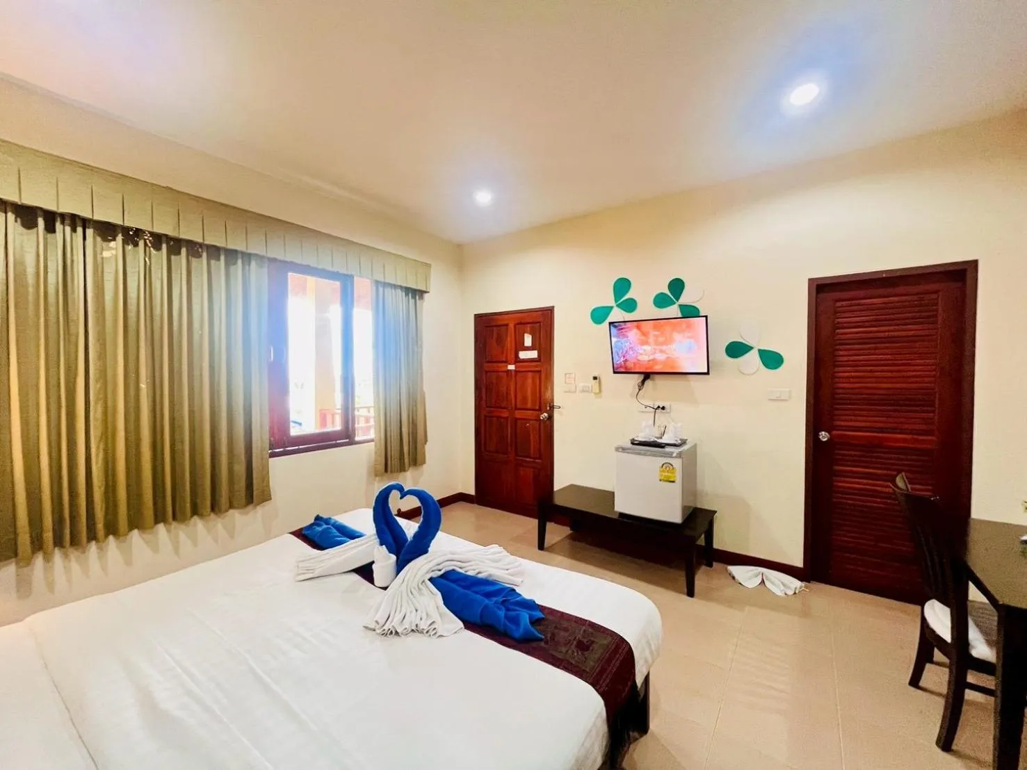 Property building, Bed in Samui Tonggad Resort