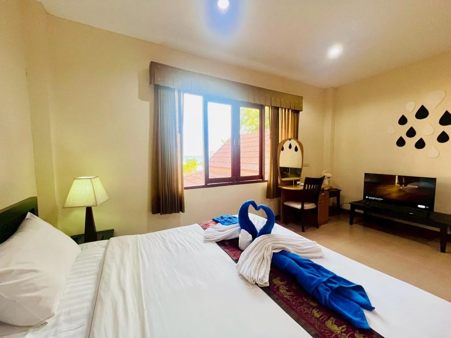 Property building, Bed in Samui Tonggad Resort