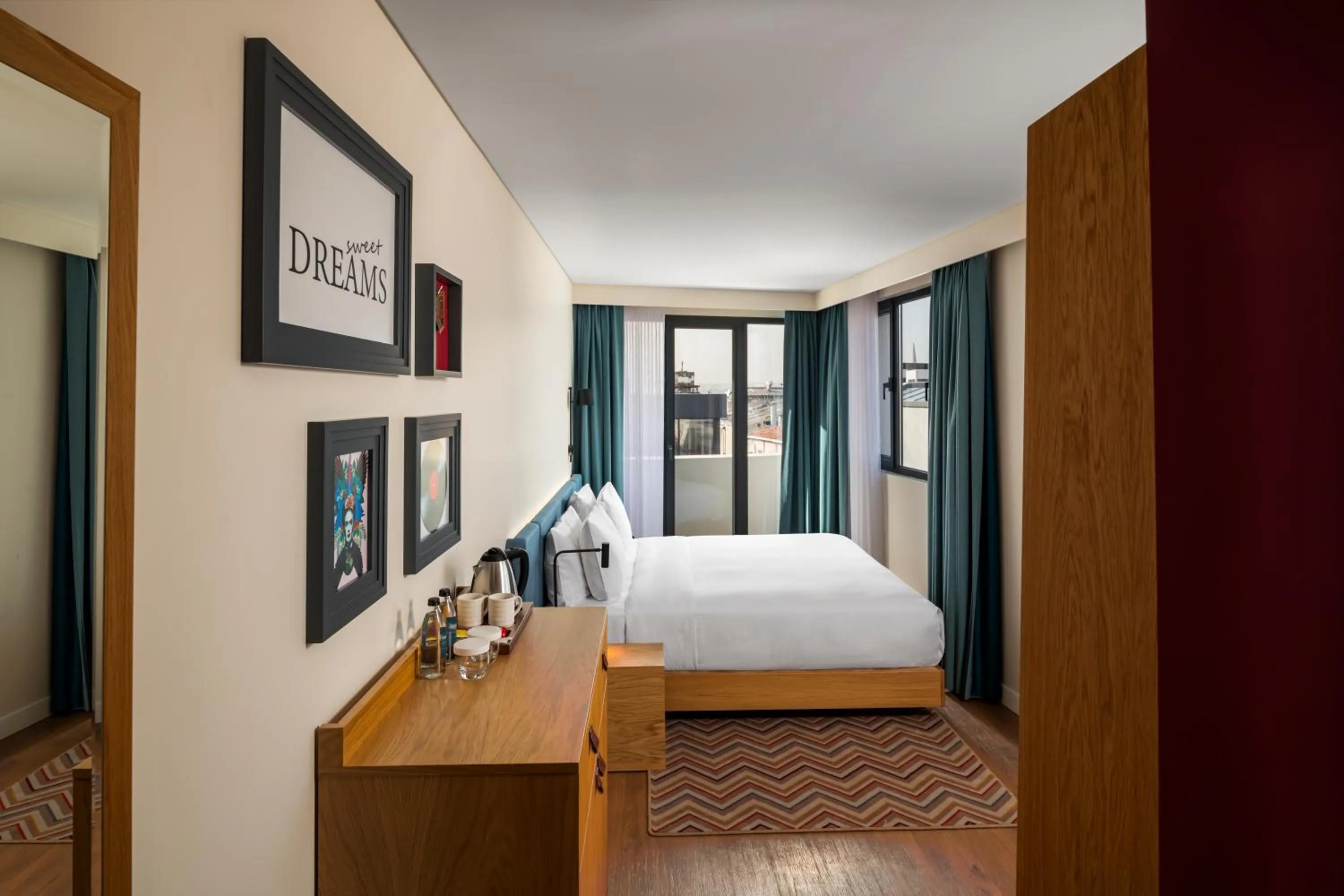 Bed in Hampton By Hilton Istanbul Sirkeci