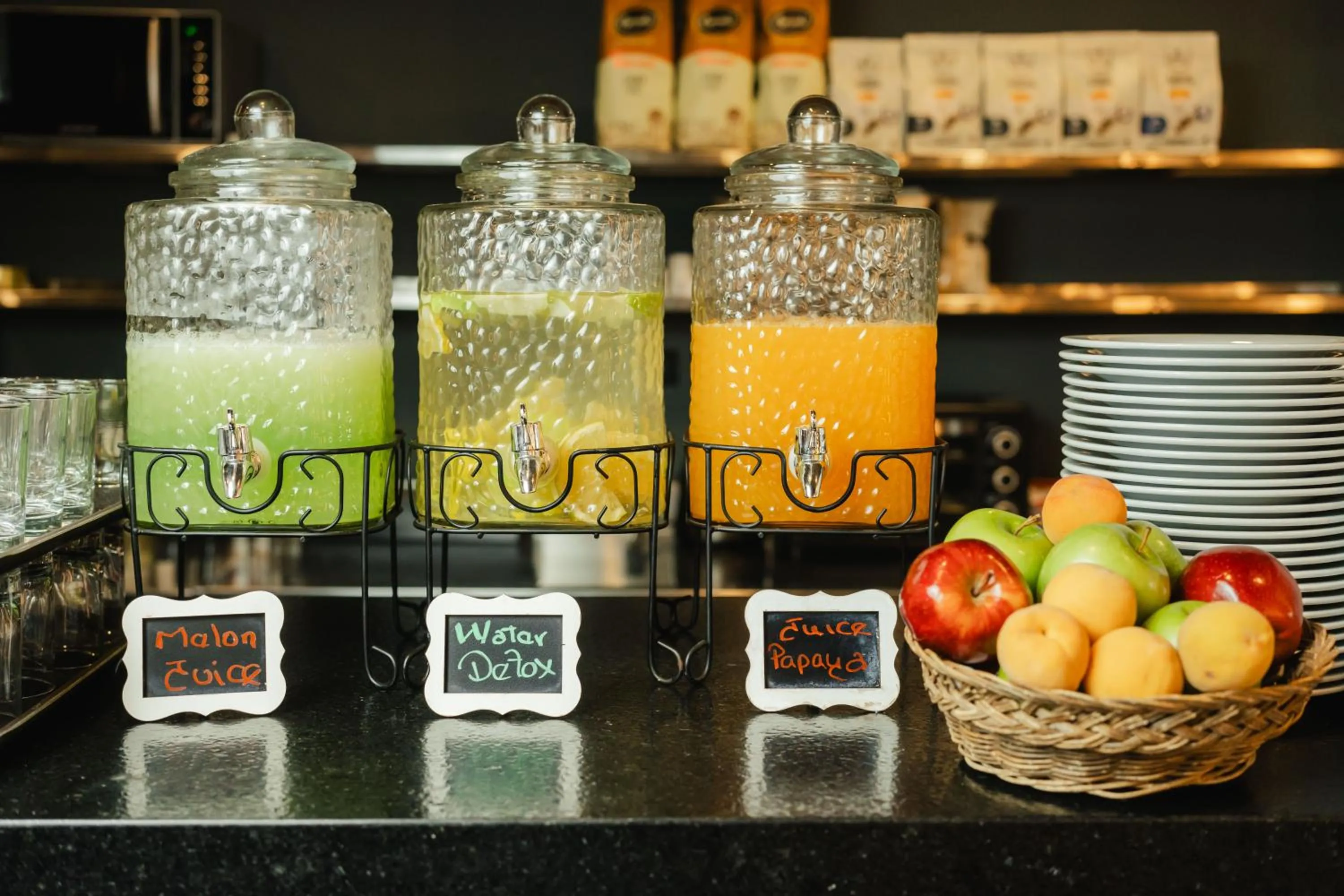 Food and drinks in Motto By Hilton Cusco