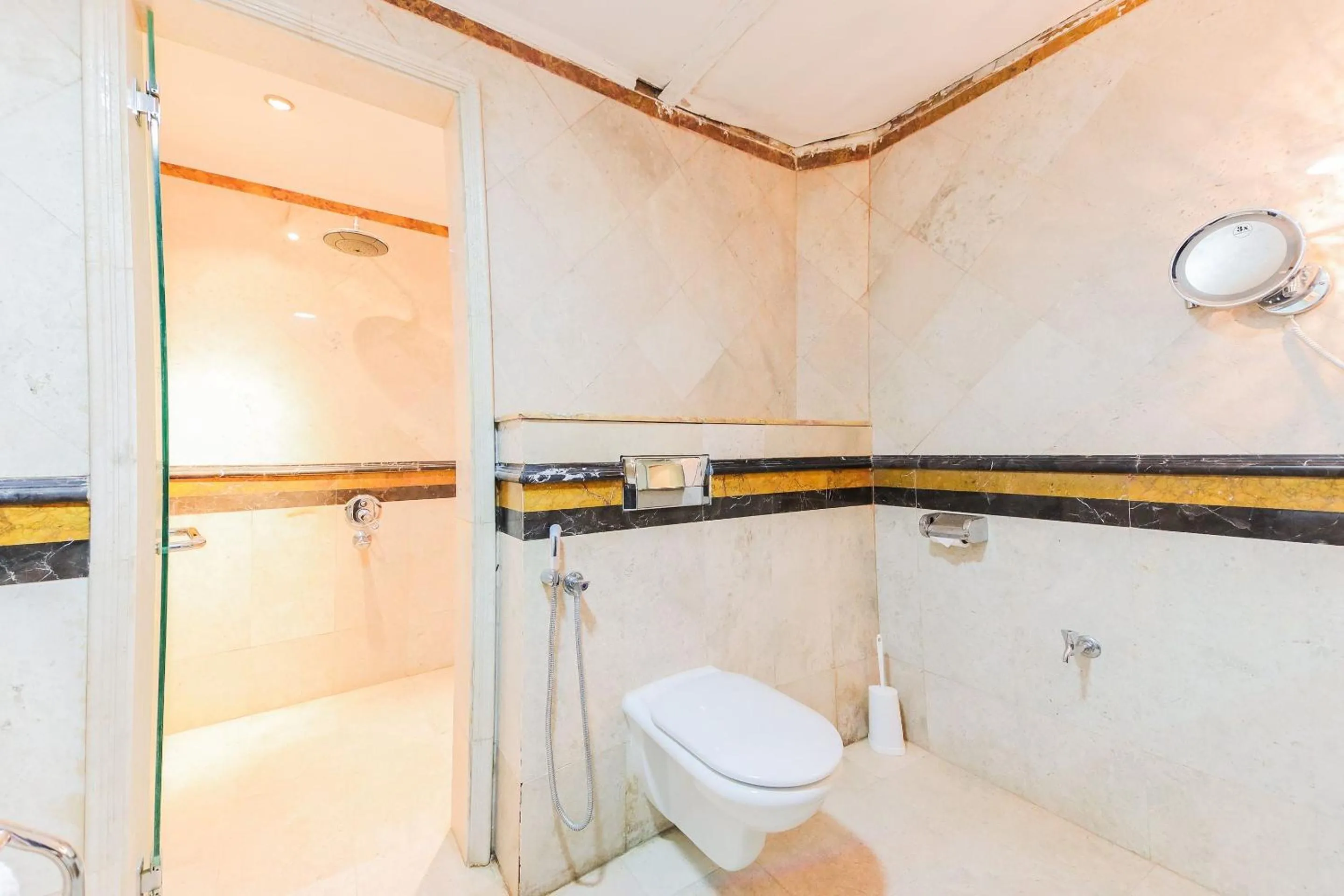 Bathroom in OYO 154 Bait AL Marmar Hotel