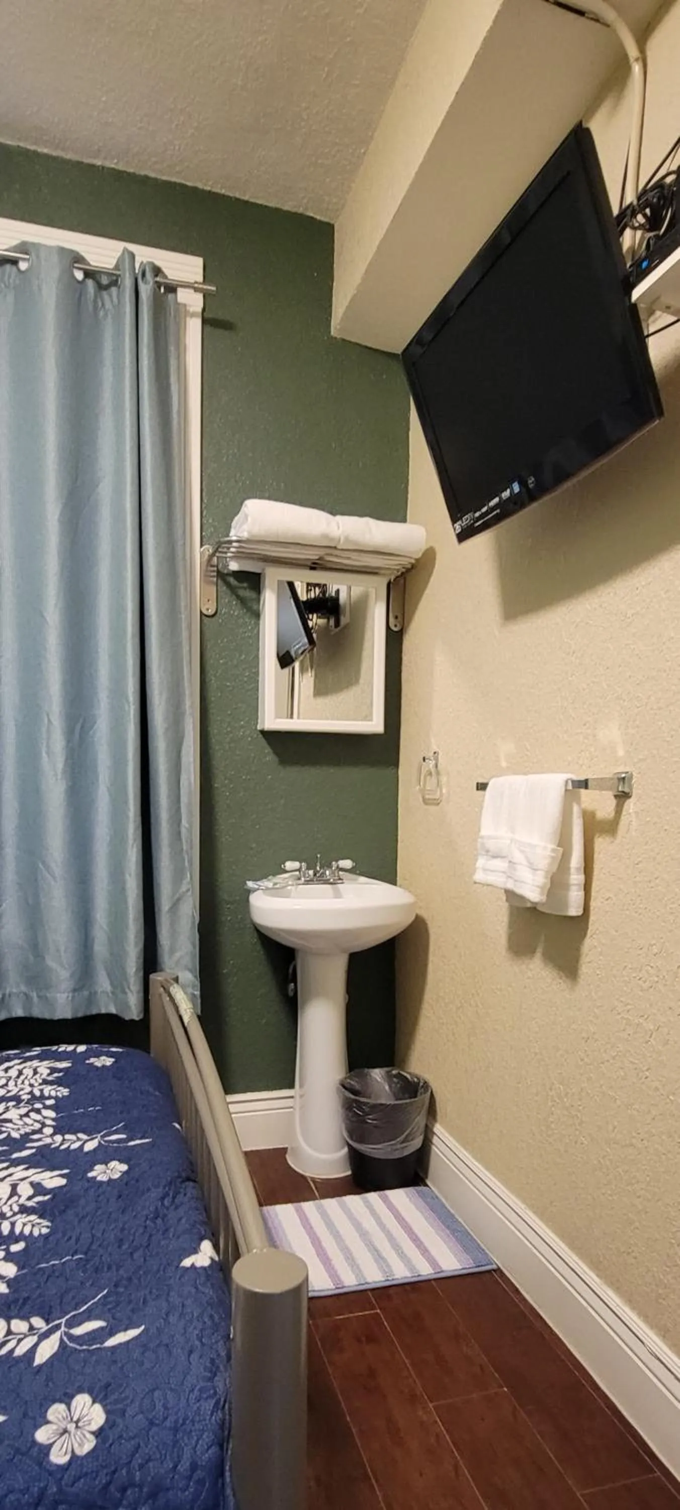 Bathroom in Orange Village Hostel