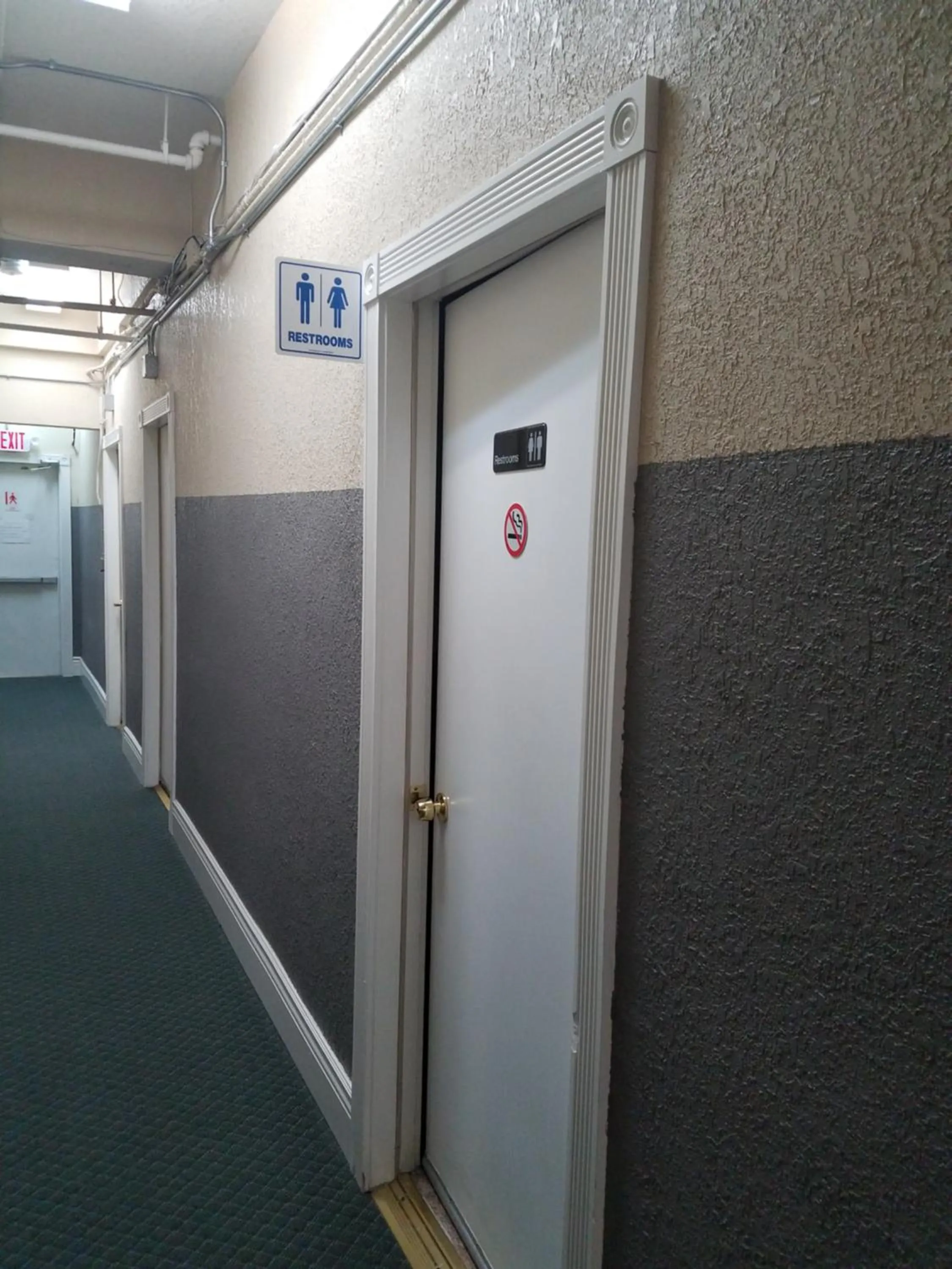 Toilet in Orange Village Hostel