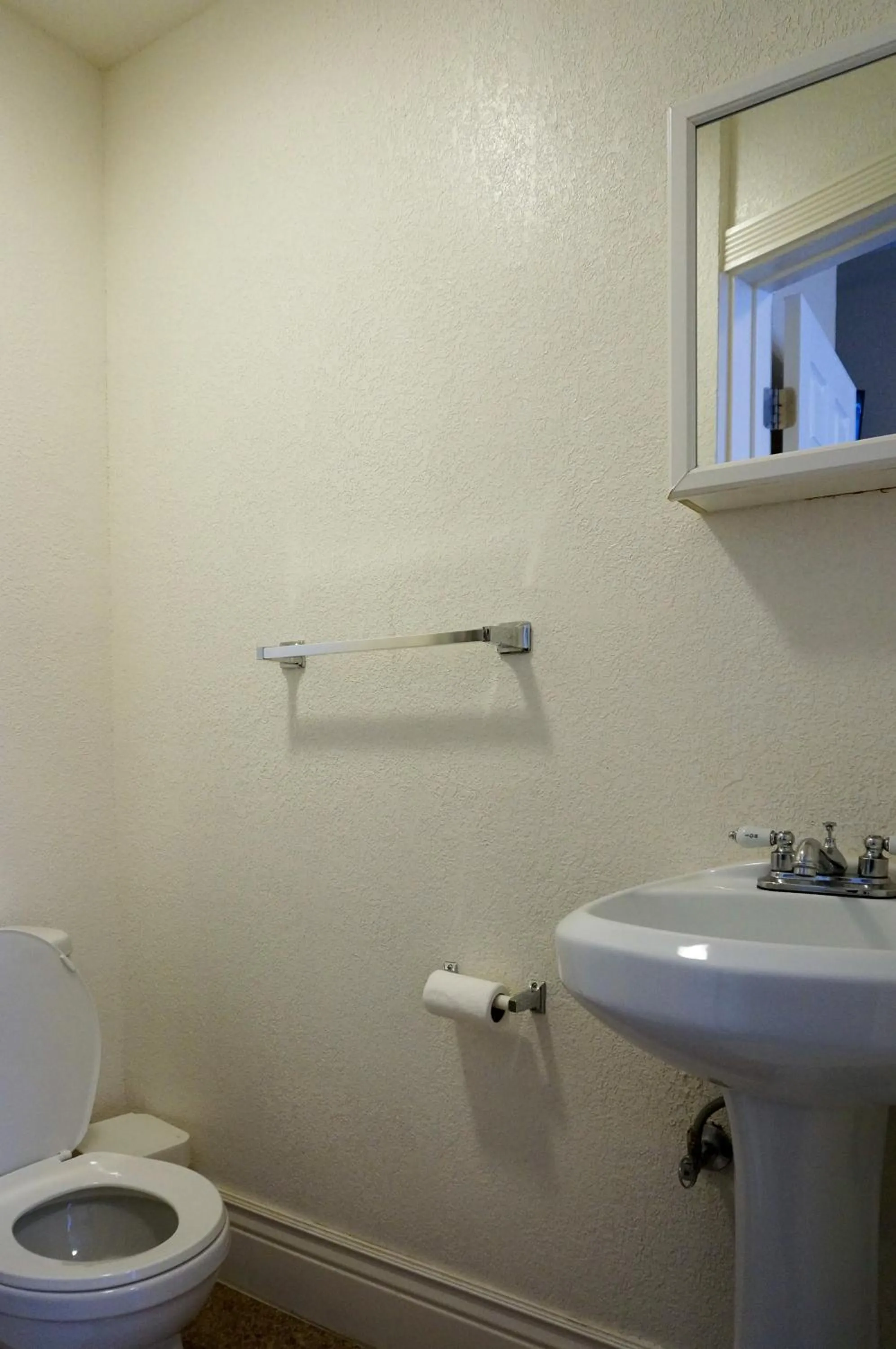 Toilet in Orange Village Hostel