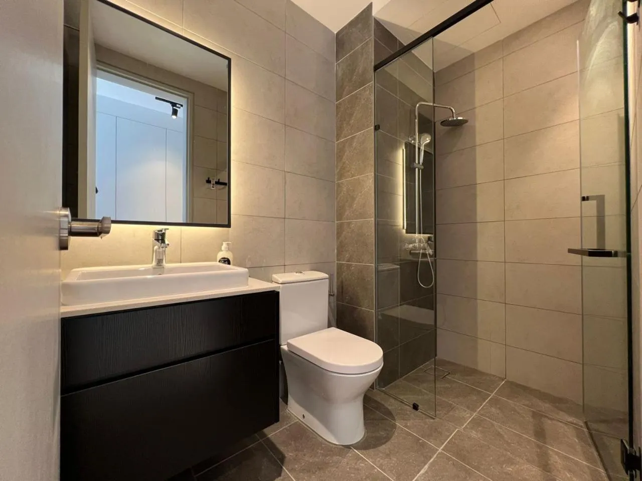 Shower in Axon Residence Bukit Bintang Kuala Lumpur By Apex