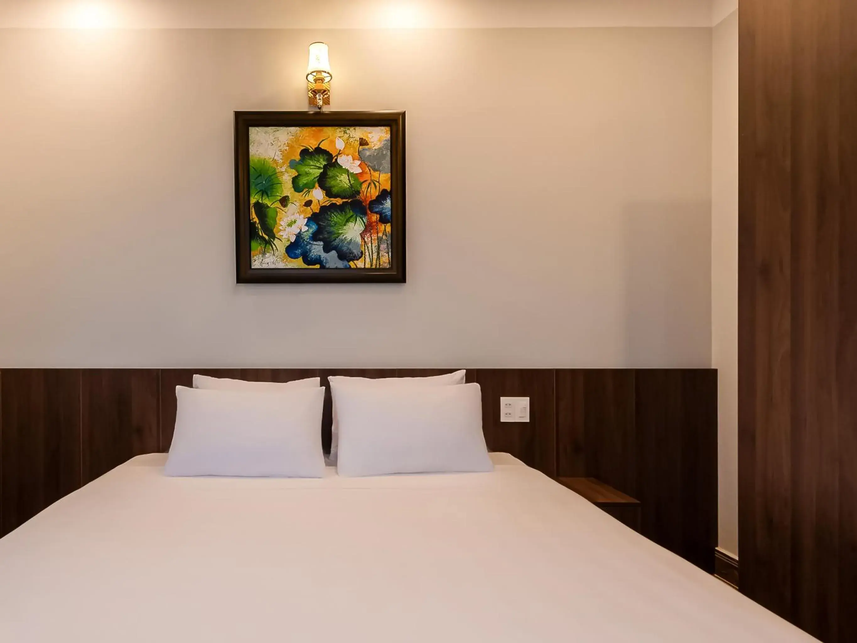 Deluxe King Room in Sunshine Villa Dalat Deluxe King Room in Sunshine Villa Dalat