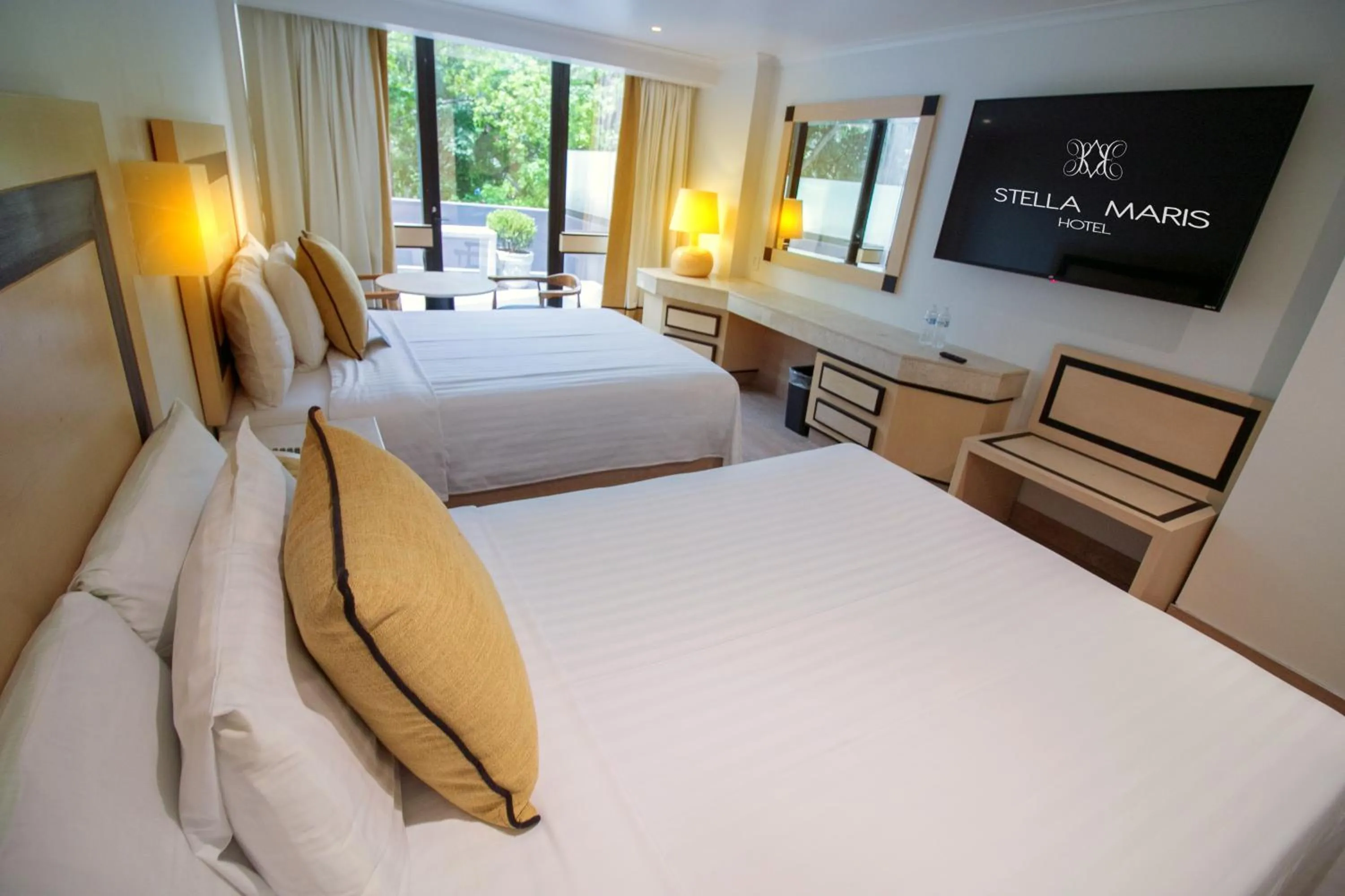 Property building, Bed in Hotel Stella Maris