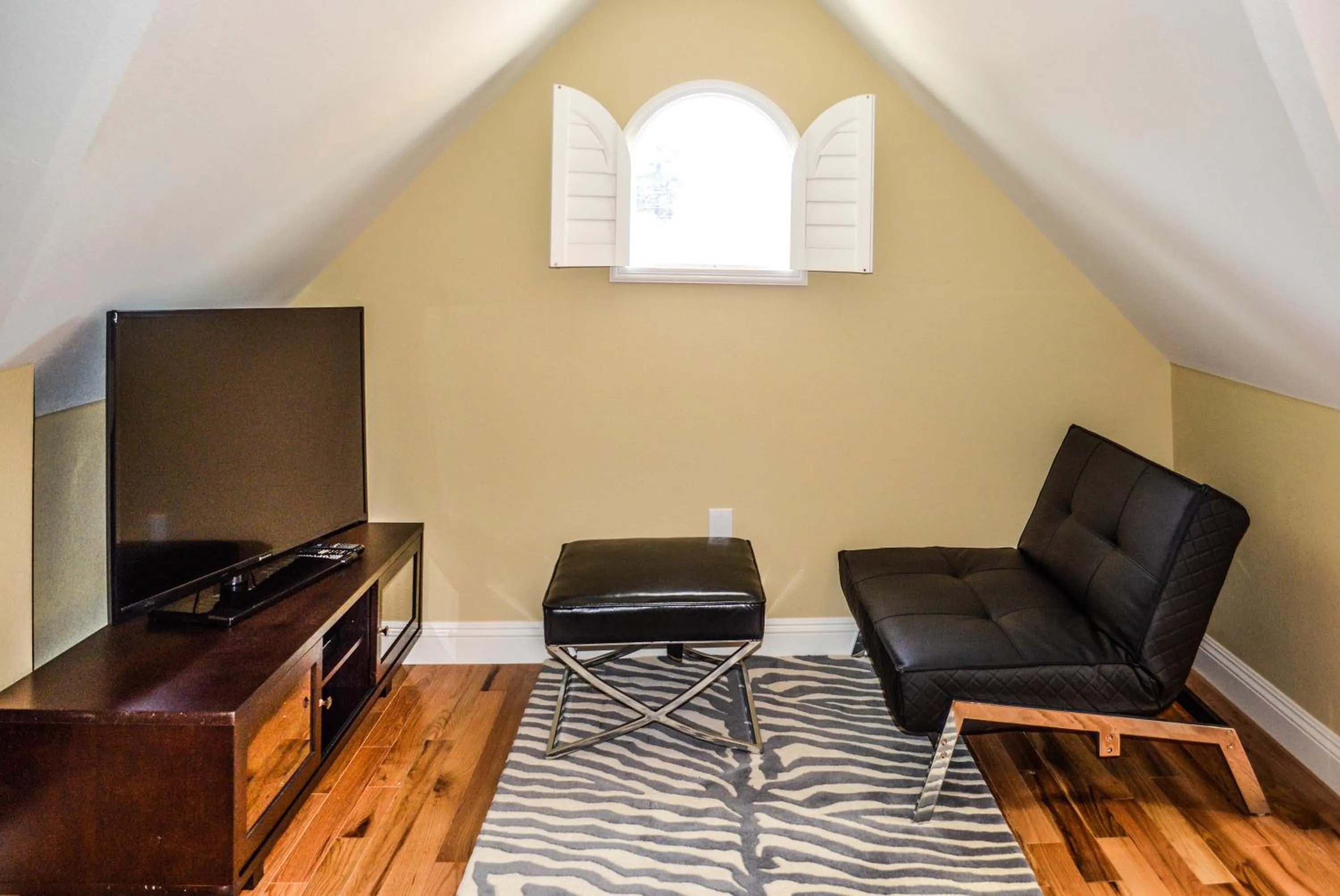 Living room in Rio Vista Inn & Suites Santa Cruz